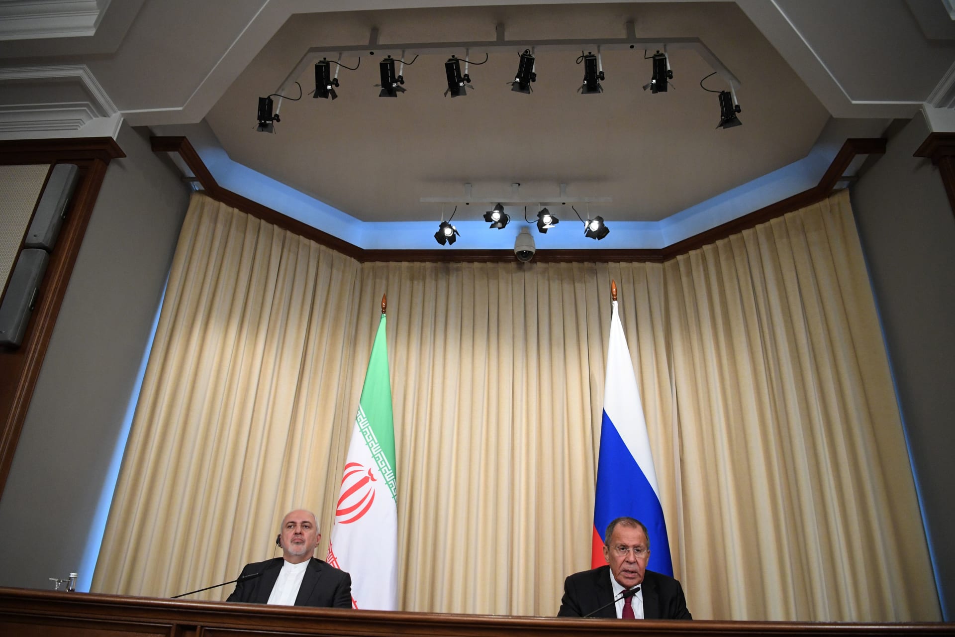 مؤتمر صحفي لوزير خارجية روسيا وإيران 