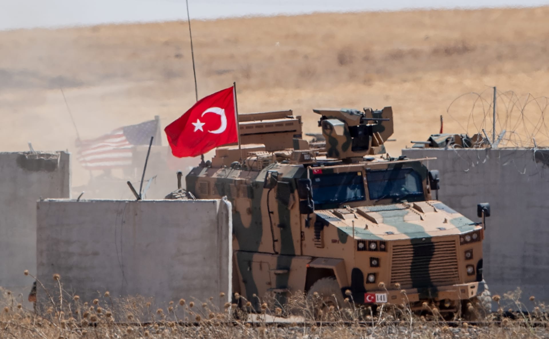 بدء أول دورية برية أمريكية تركية مشتركة لـ "المنطقة الآمنة" في سوريا