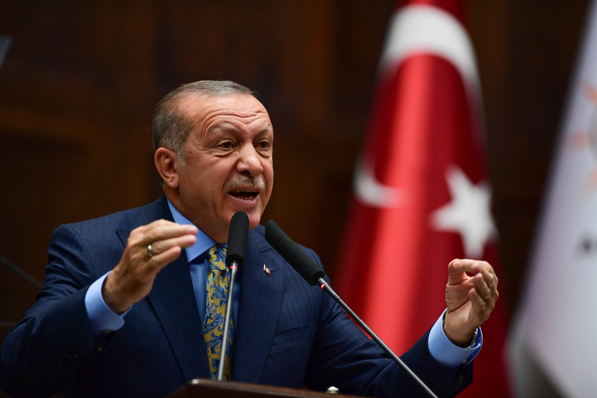 أردوغان يثير قضيتي خاشقجي ومرسي مجددا.. وأمير سعودي: يواصل هراءه 