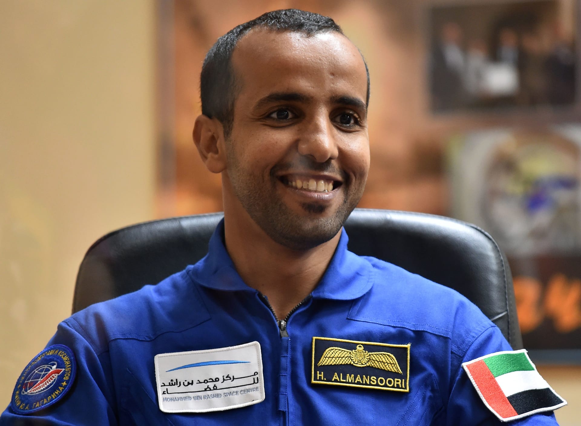 هنا الإمارات.. هزاع المنصوري: من أسعد رائد فضاء إلى أسعد شعب