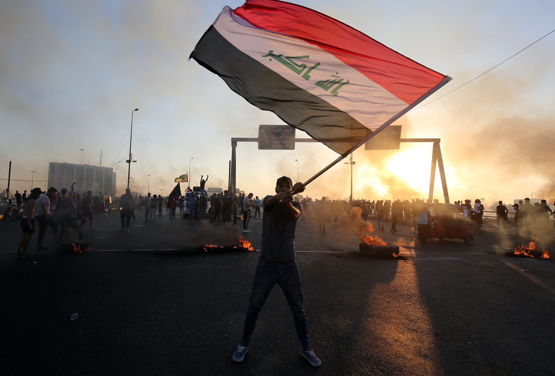 مرشد الثورة الإيرانية يكسر صمته تجاه احتجاجات العراق: "مؤامرة" لن تفرق طهران وبغداد