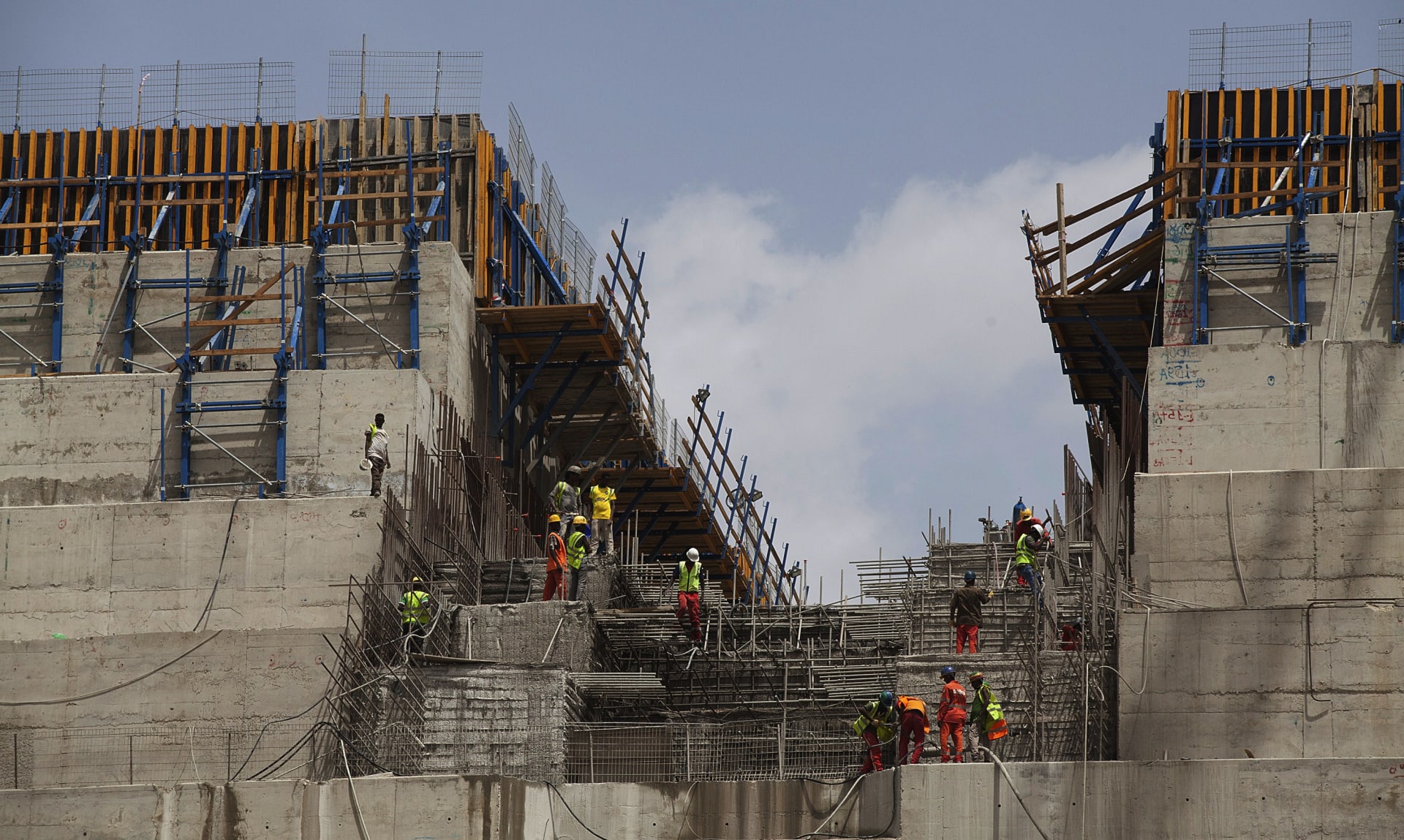 صورة أرشيفية لأعمال البناء في سد النهضة الإثيوبي في مارس 2015