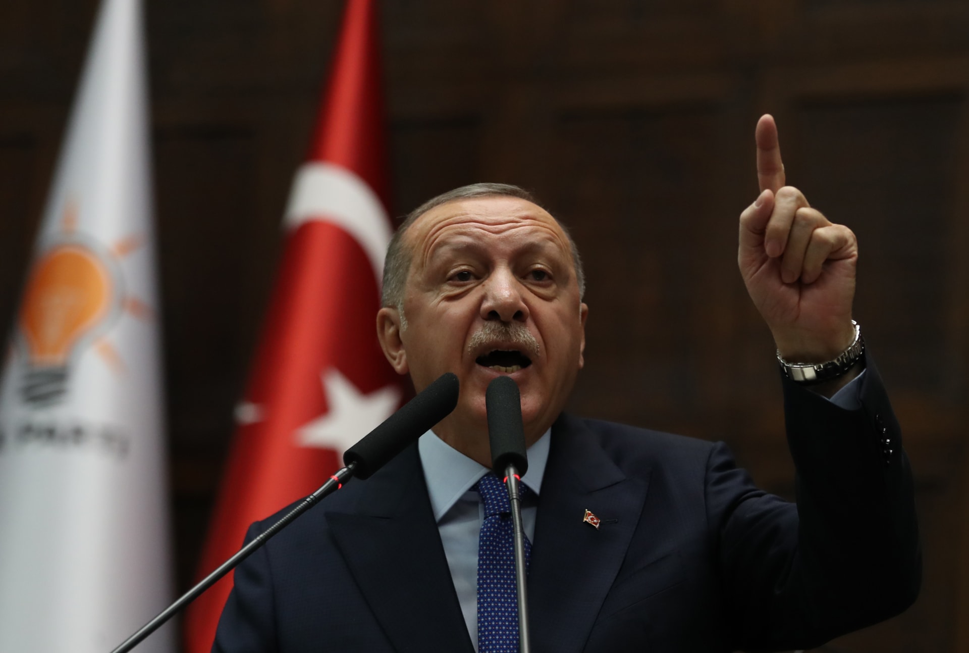 أردوغان: سنقاتل الإرهابيين المتبقين بشمال سوريا إذا لم ينسحبوا