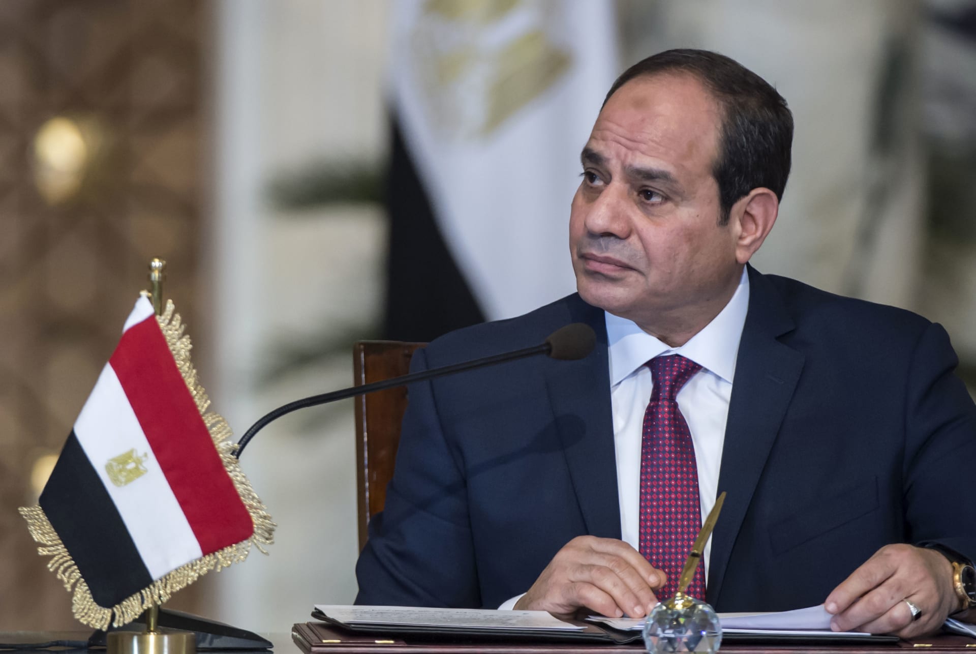 الرئيس المصري يؤكد أهمية تسوية الأزمة الليبية.. والحد من التدخلات الخارجية "غير المشروعة"