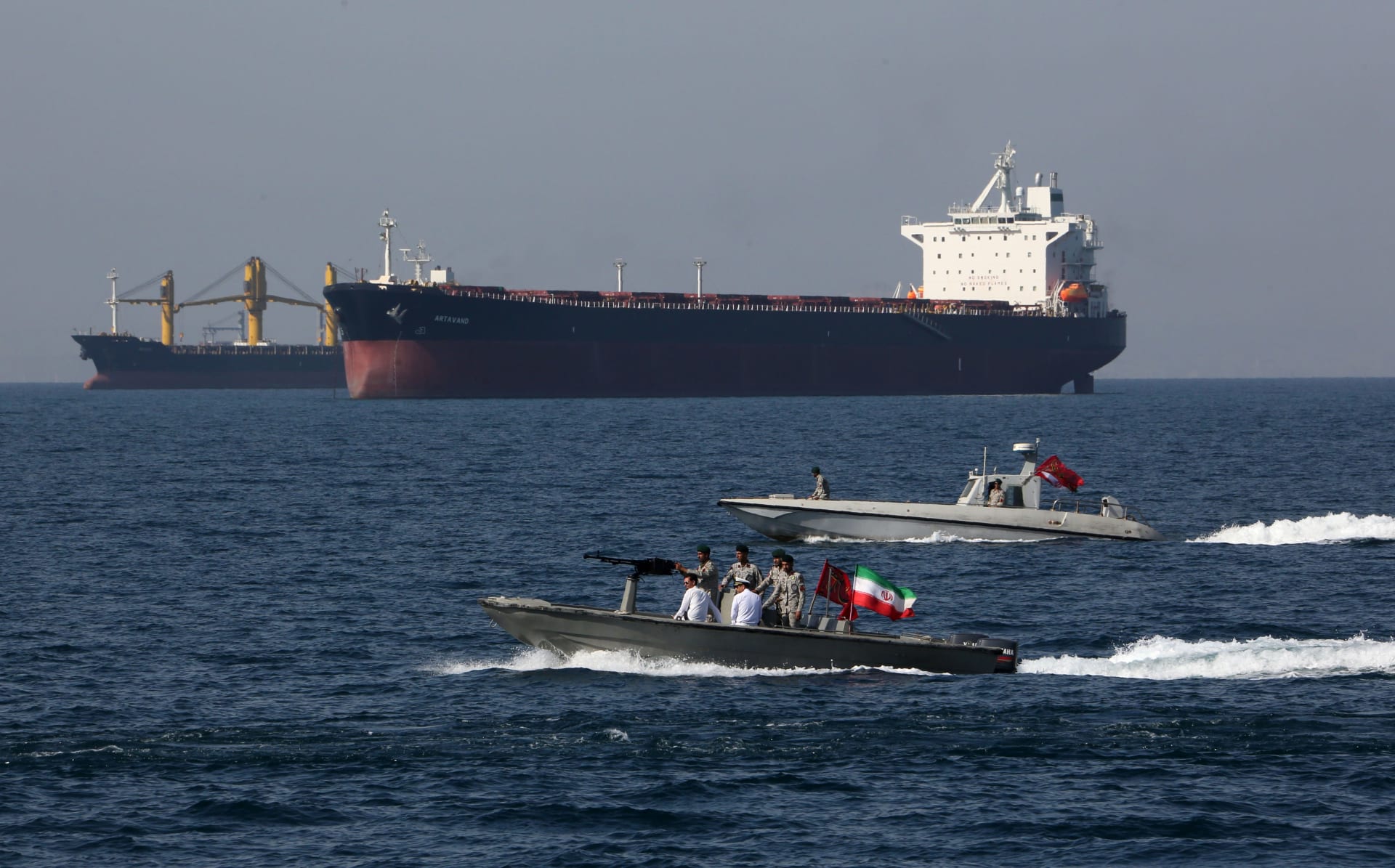 الحرس الثوري الإيراني يُوقف ناقلة نفط في الخليج