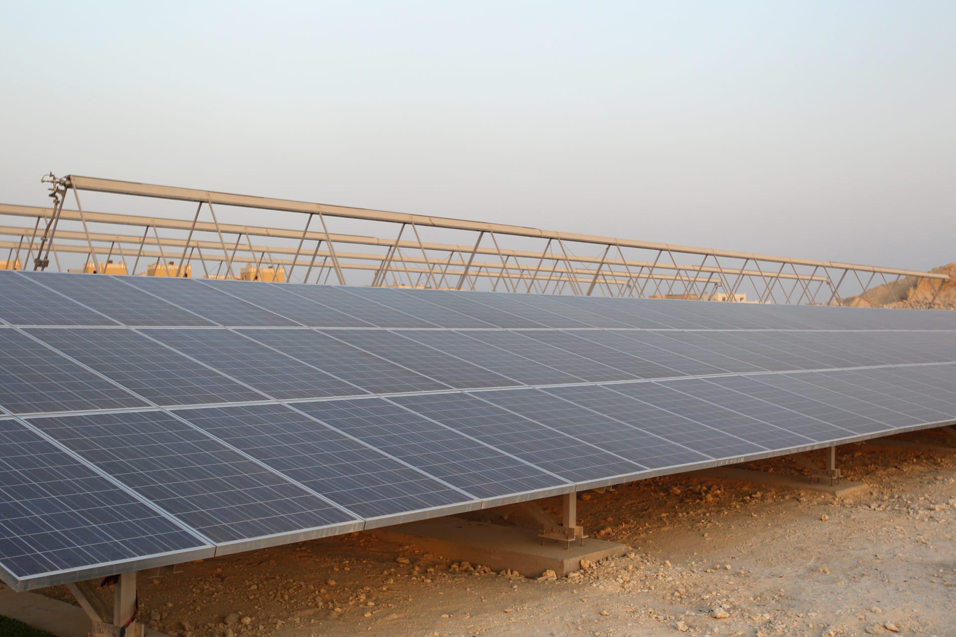 قطر توقع اتفاقية لبناء أول محطة طاقة شمسية بقيمة 467 مليون دولار
