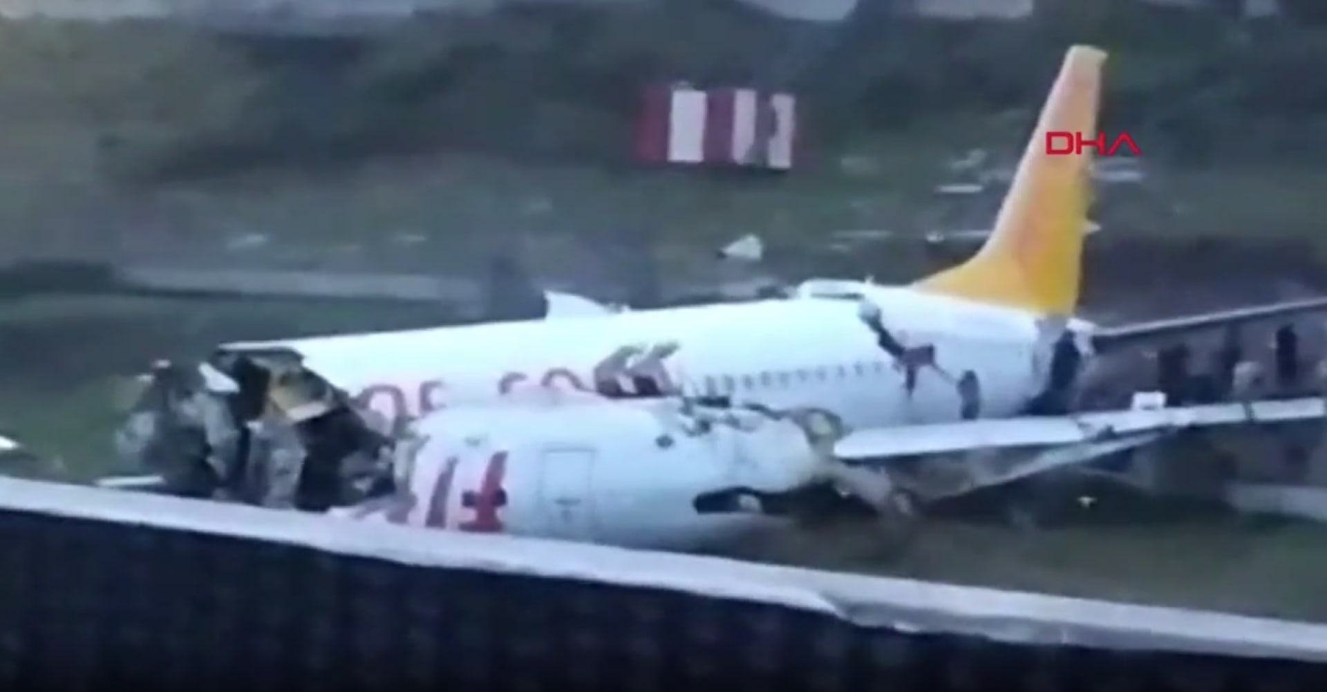 طائرة تركيا تحمل 177 راكبا تنحرف عن مسارها أثناء الهبوط في إسطنبول
