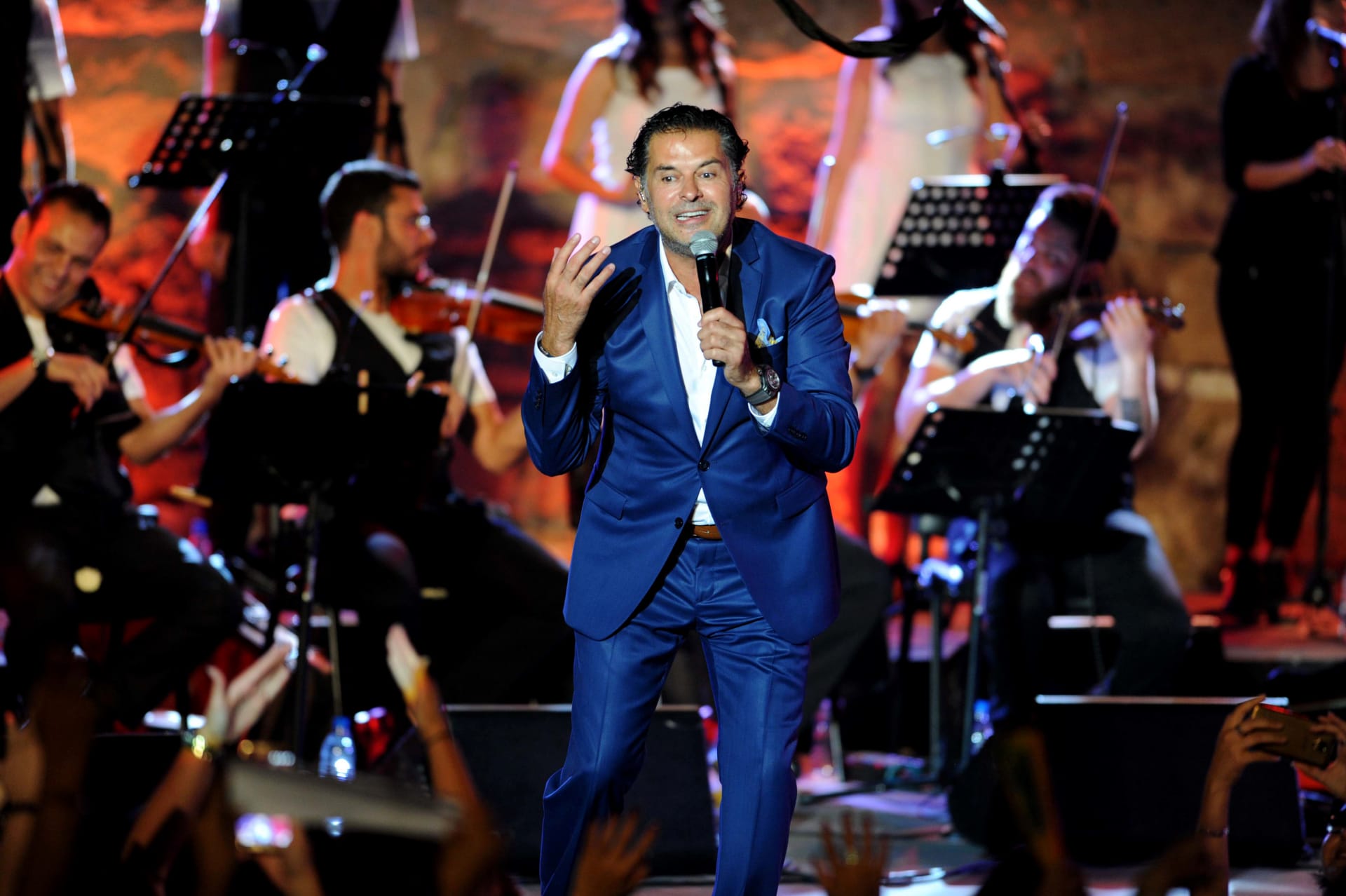 المغني اللبناني راغب علامة خلال الدورة الثالثة والخمسين لمهرجان قرطاج الدولي