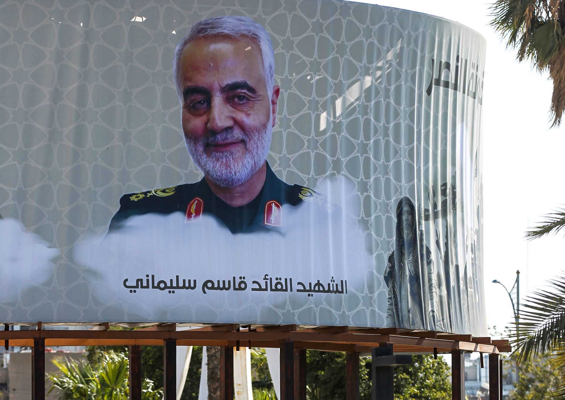صورة لقائد فيلق القدس السابق قاسم سليماني في بغداد
