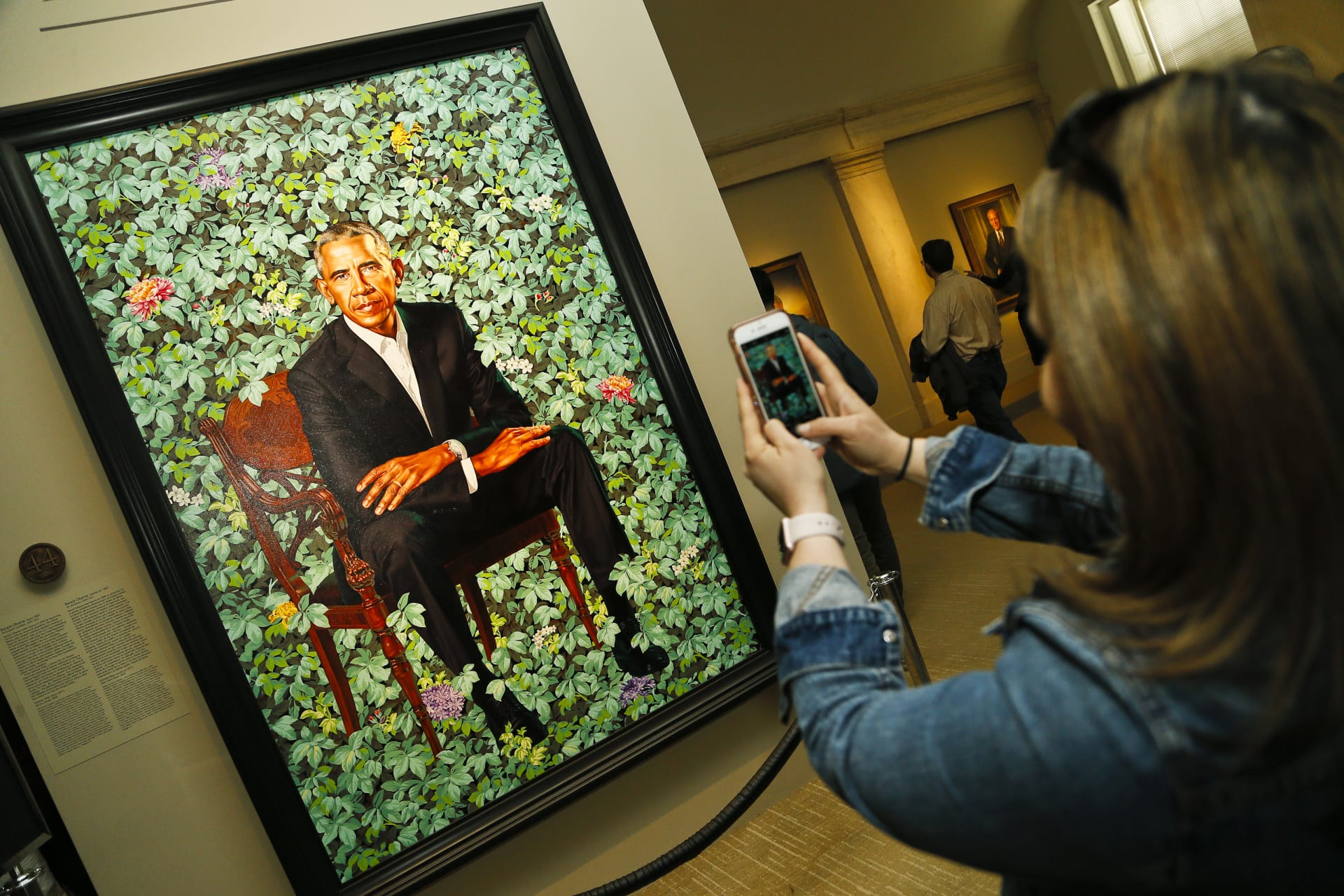 توافد 4 ملايين شخص لرؤية لوحات لباراك وميشيل أوباما.. لماذا؟