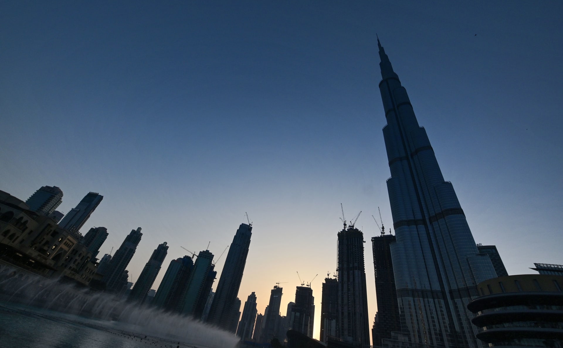 الإمارات ترد على أنباء إنهاء العام الدراسي بسبب فيروس كورونا