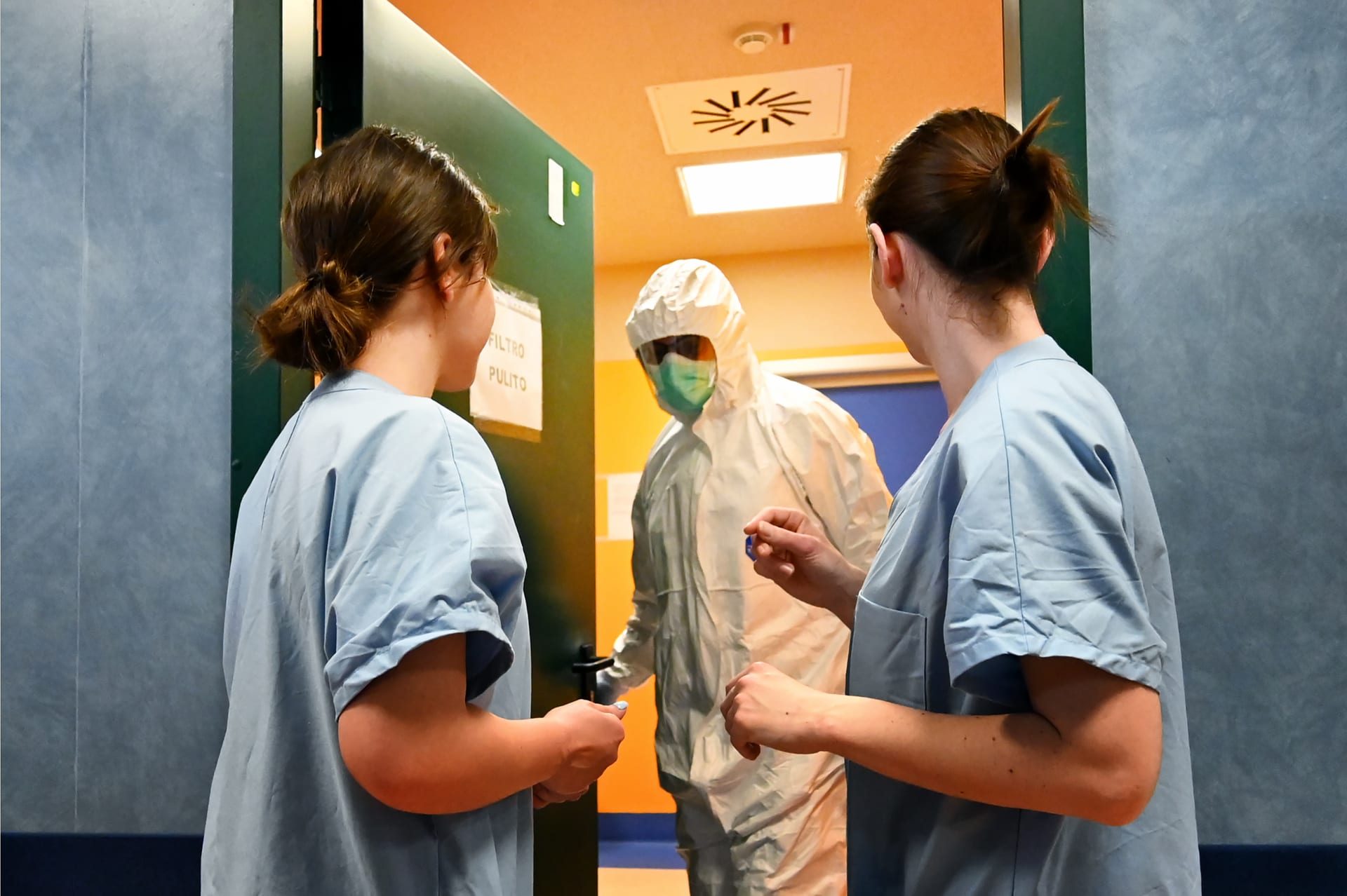 وفاة 150 طبيبًا في إيطاليا بسبب كورونا.. و10% من الإصابات طالت الطواقم الطبية