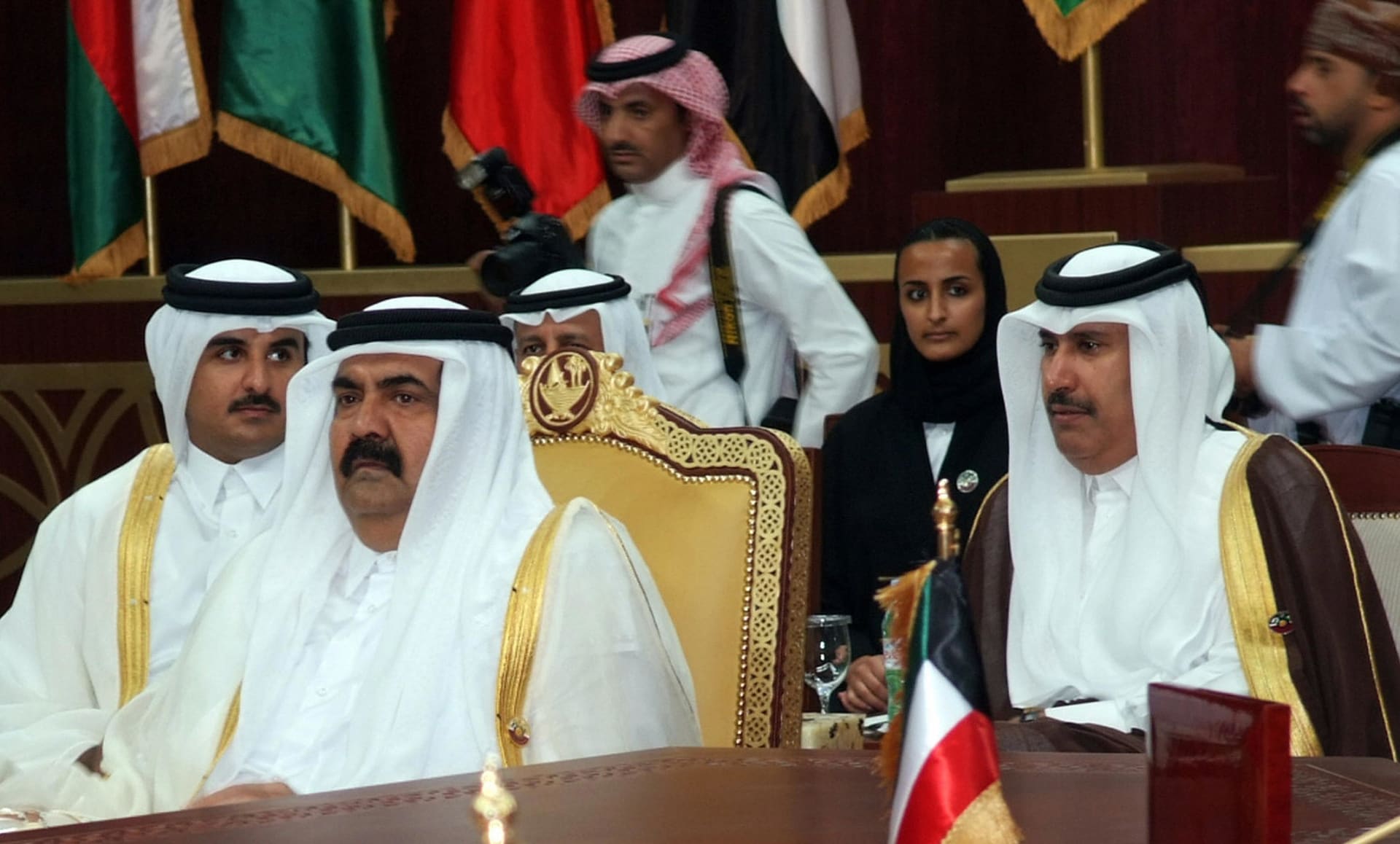 حمد بن جاسم يثير تكهنات بأول تغريدة بعد "محاولة الانقلاب" في قطر