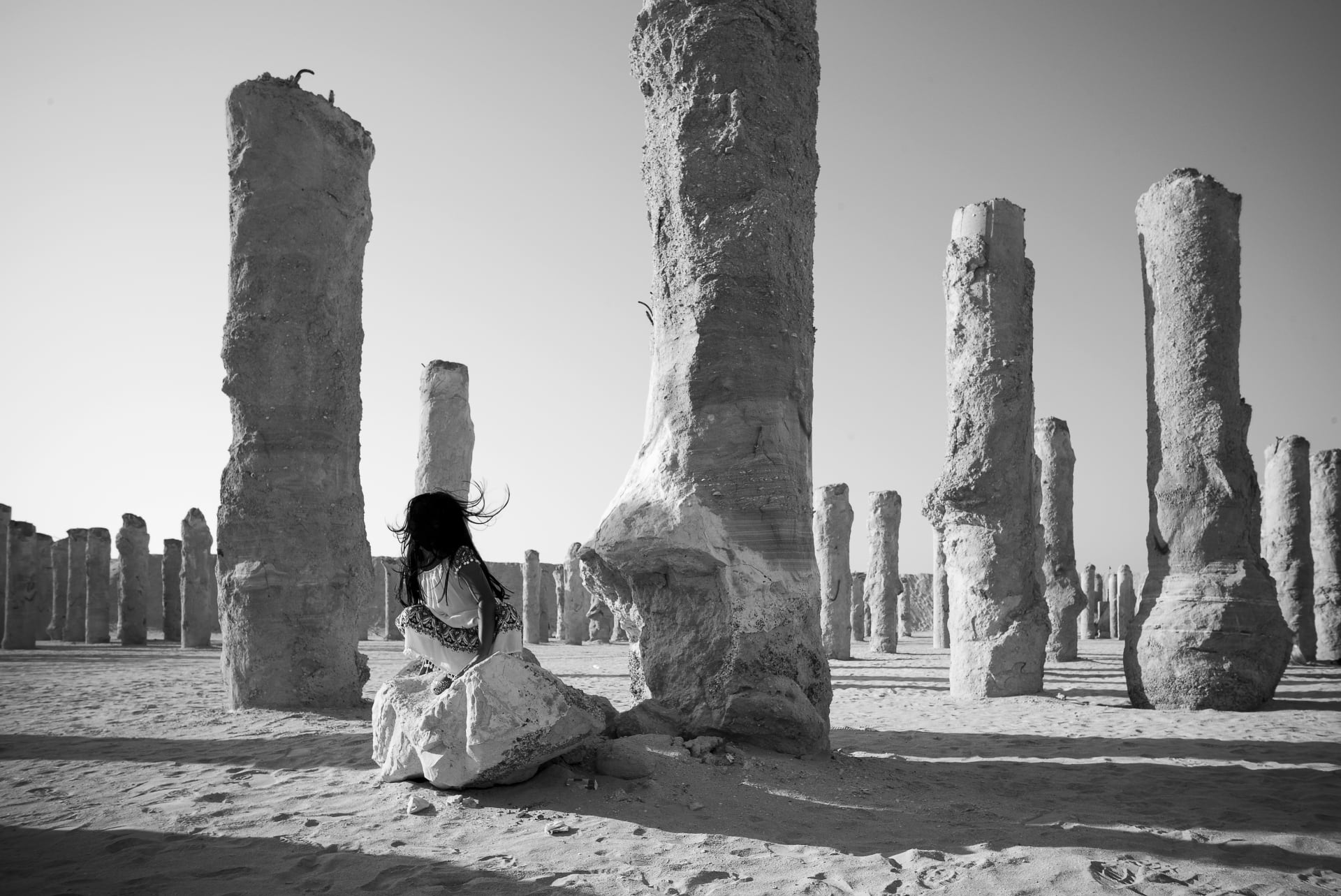 بلمسة من العزلة والهدوء.. مصور يوثق جانب أكثر هدوءاً من دبي