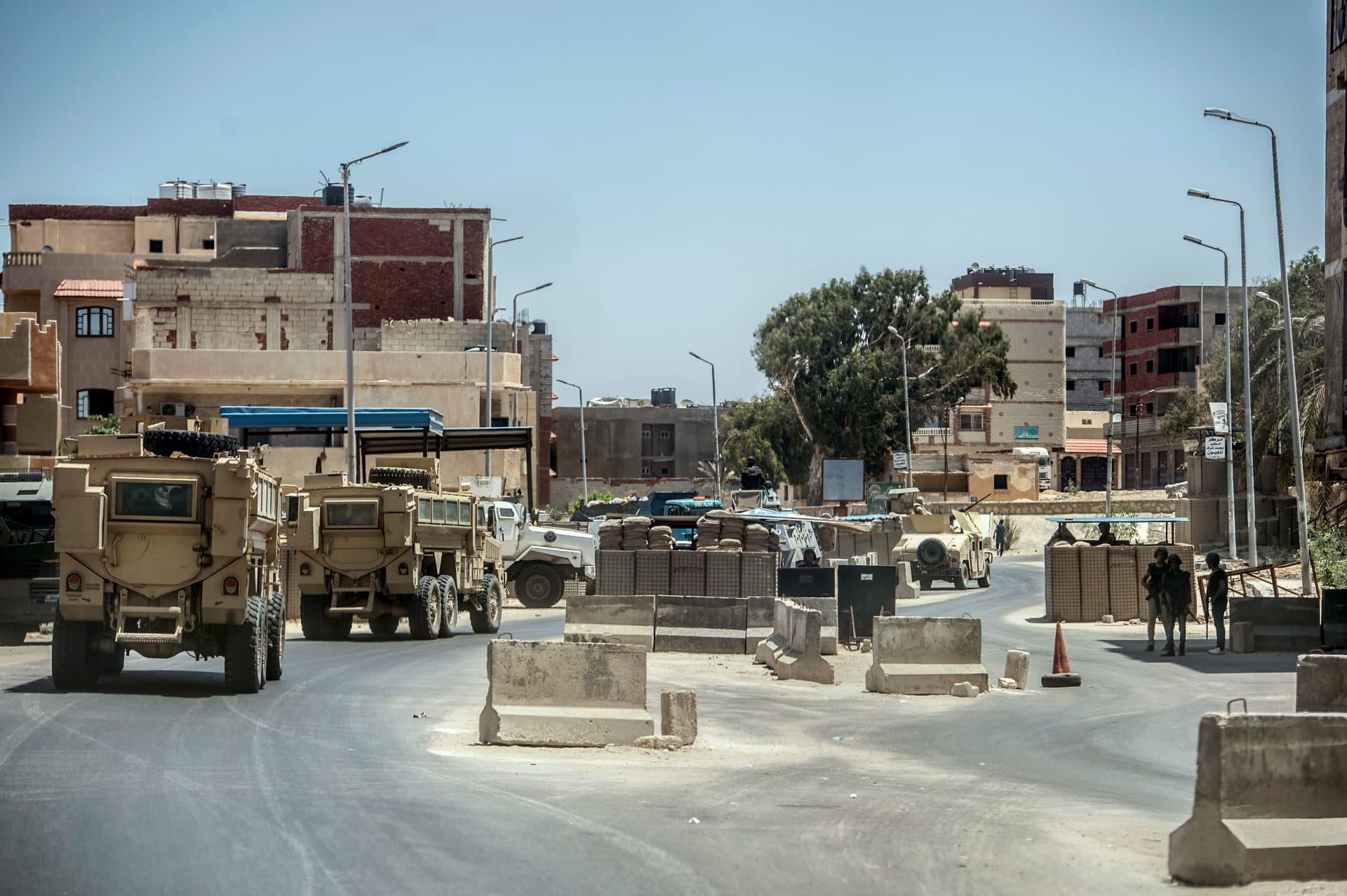عناصر الجيش المصري في أحد الأكمنة الأمنية بشمال سيناء