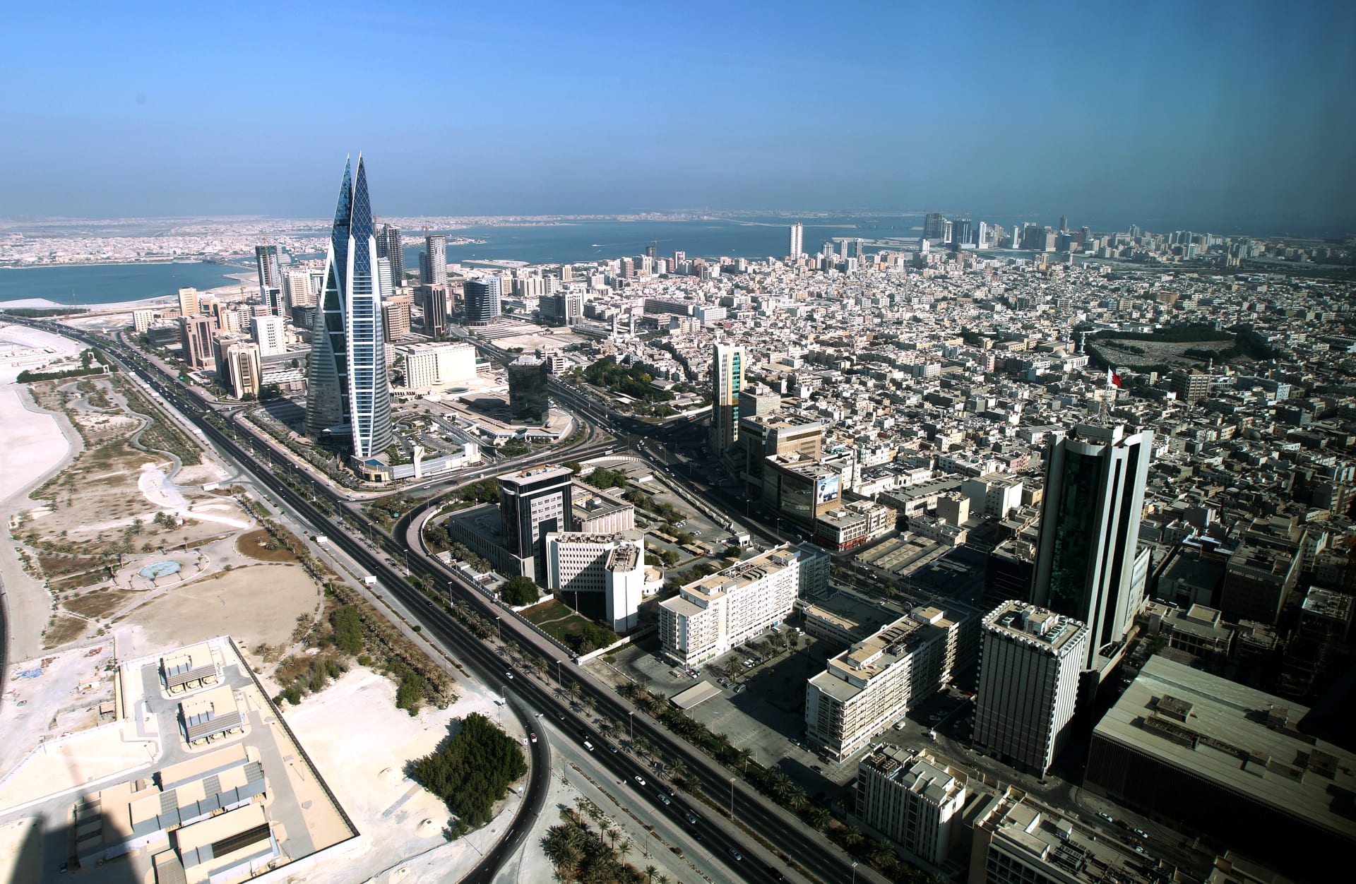 صورة جوية للعاصمة البحرينة، المنامة (أرشيفية العام 2010)