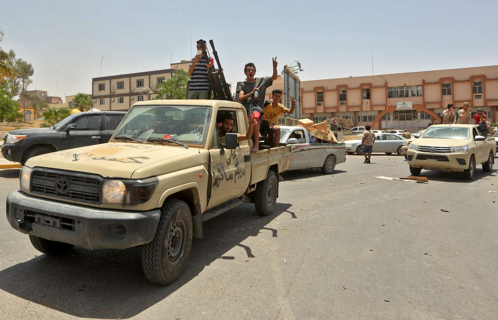 قوات موالية لحكومة السراج تستعيد السيطرة على مدينة ترهونة الاستراتيجية في غرب ليبيا