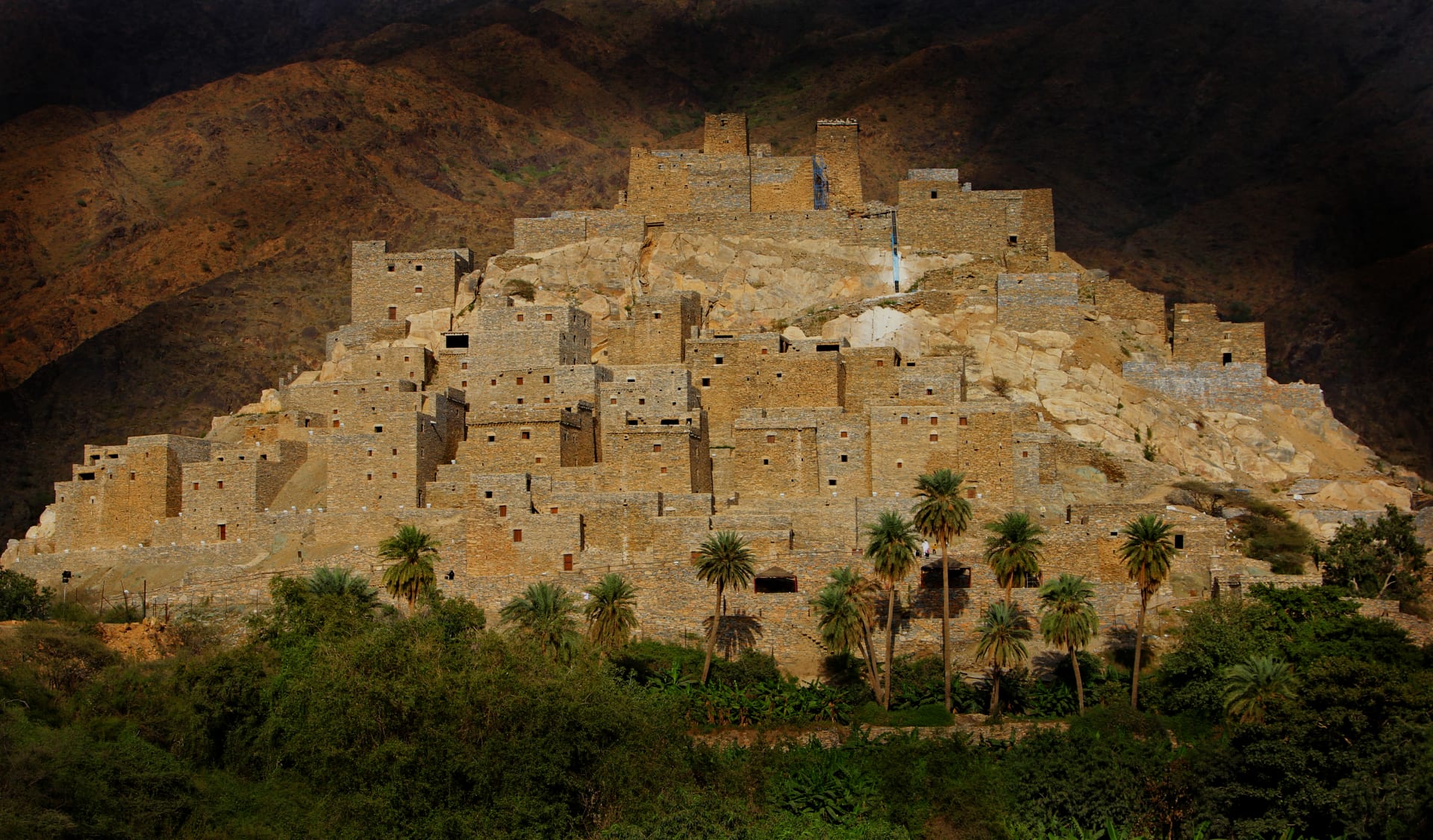 عمرها أكثر من 400 عام.. اكتشف سحر قرية ذي العين الأثرية في السعودية