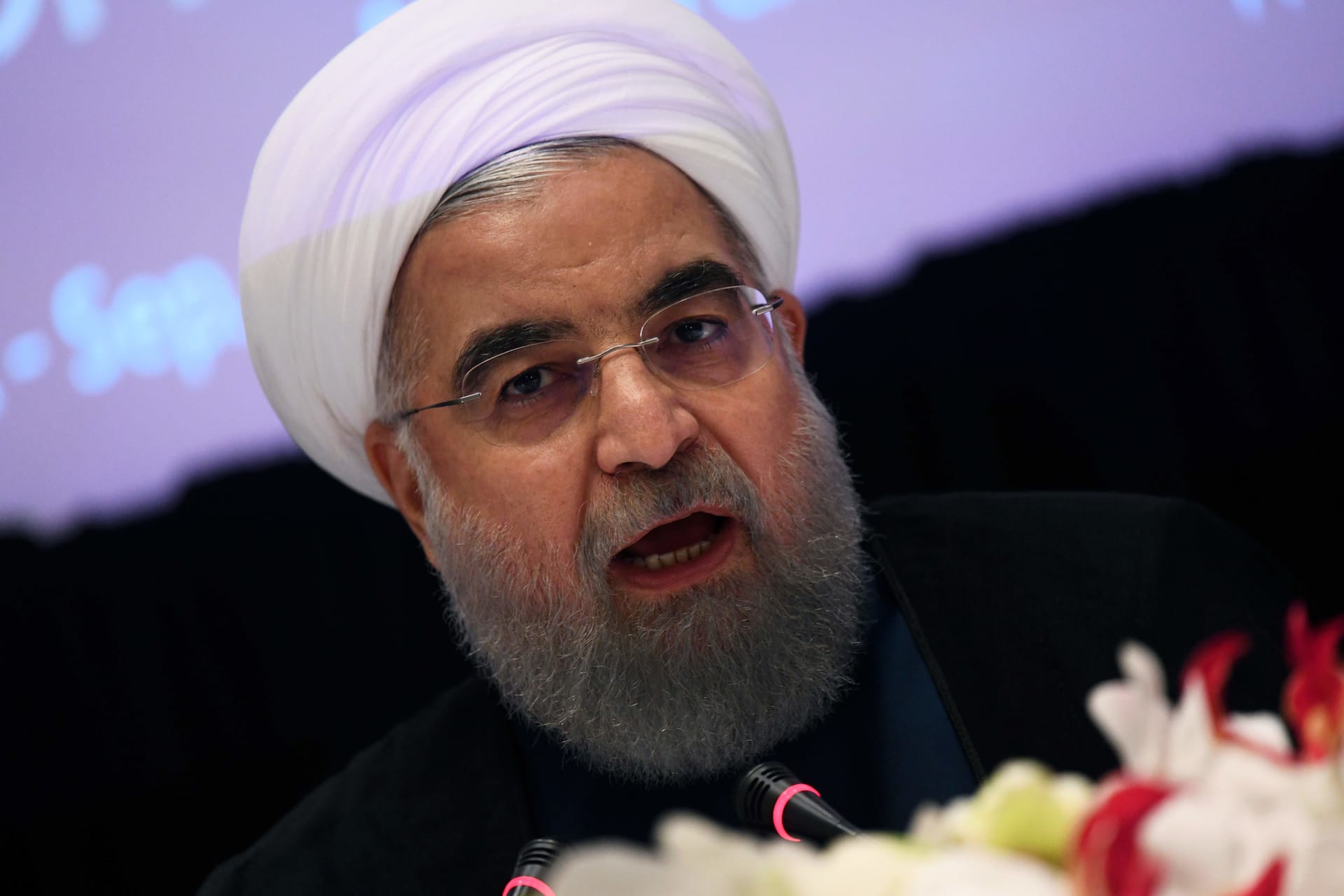 روحاني: صادرات النفط الإيراني لن تعتمد على مضيق هرمز والخليج