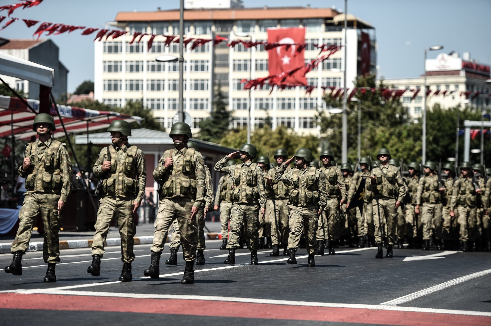 صورة أرشيفية لعناصر بالجيش التركي خلال عرض عسكري 