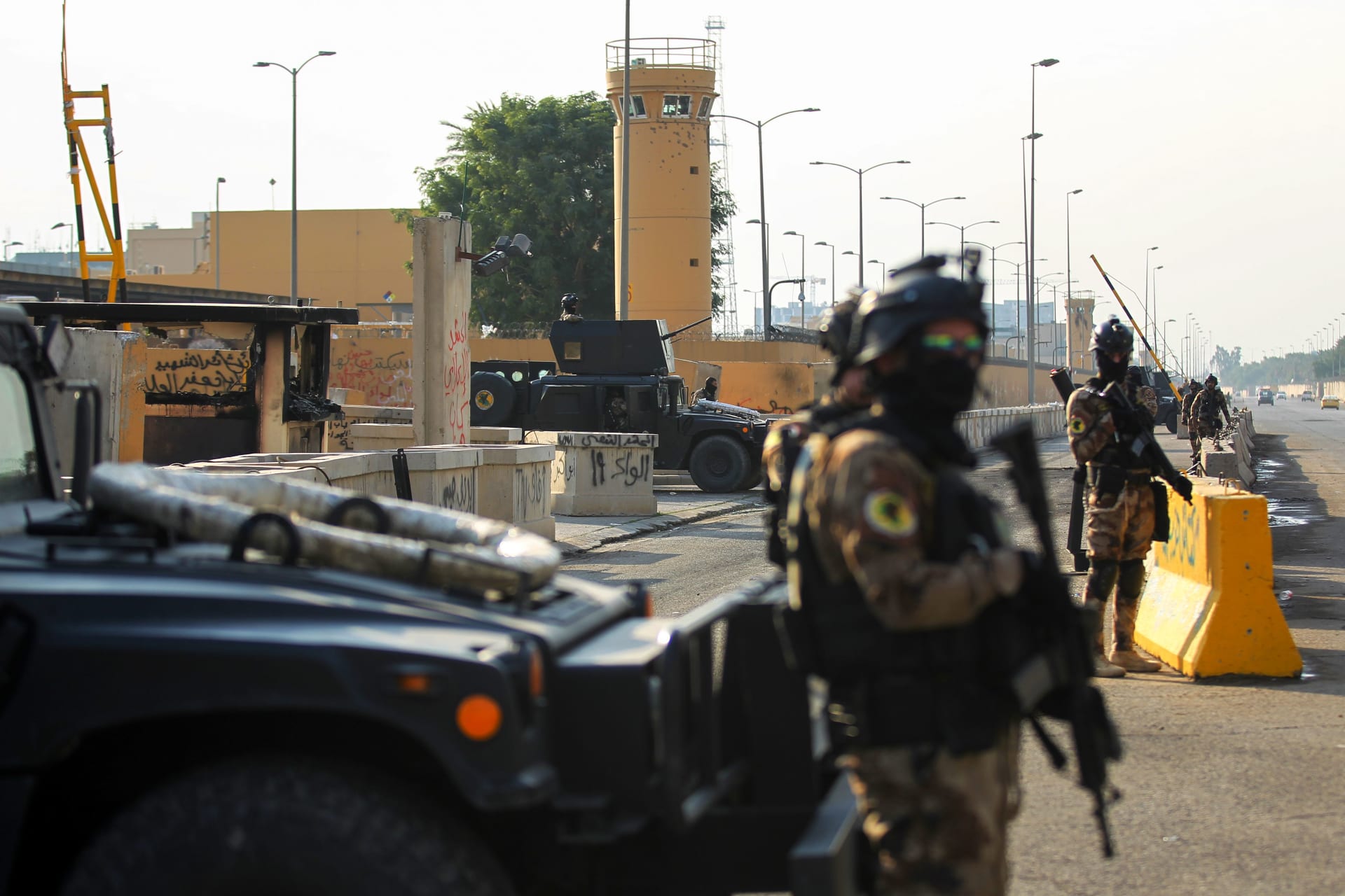 قوات مكافحة الإرهاب العراقية أمام مقر السفارة الأمريكية في المنطقة الخضراء ببغداد
