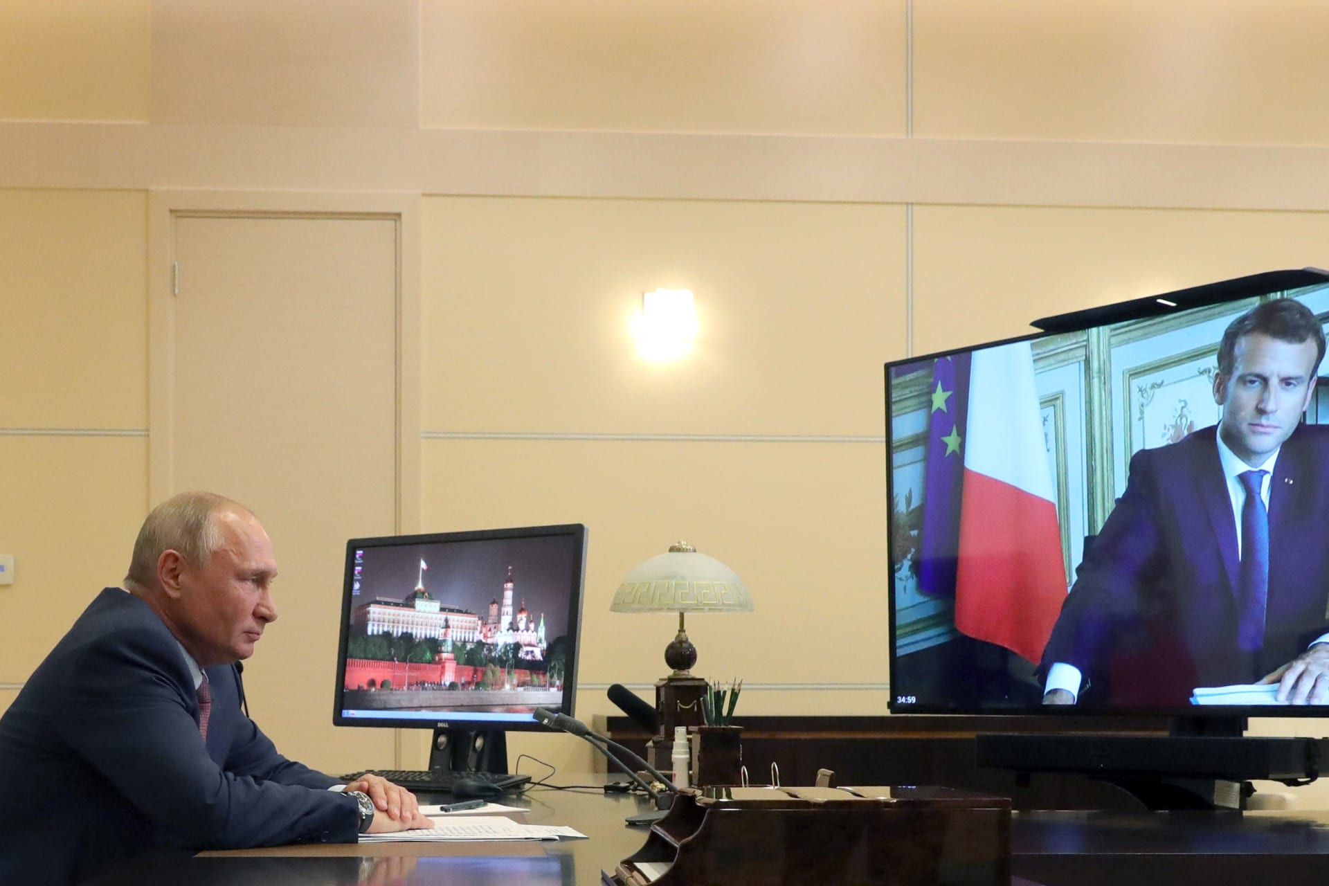 اتصال عبر تقنية الفيديو بين الرئيسين الفرنسي والروسي لبحث ملفات ليبيا وأوكرانيا وسوريا