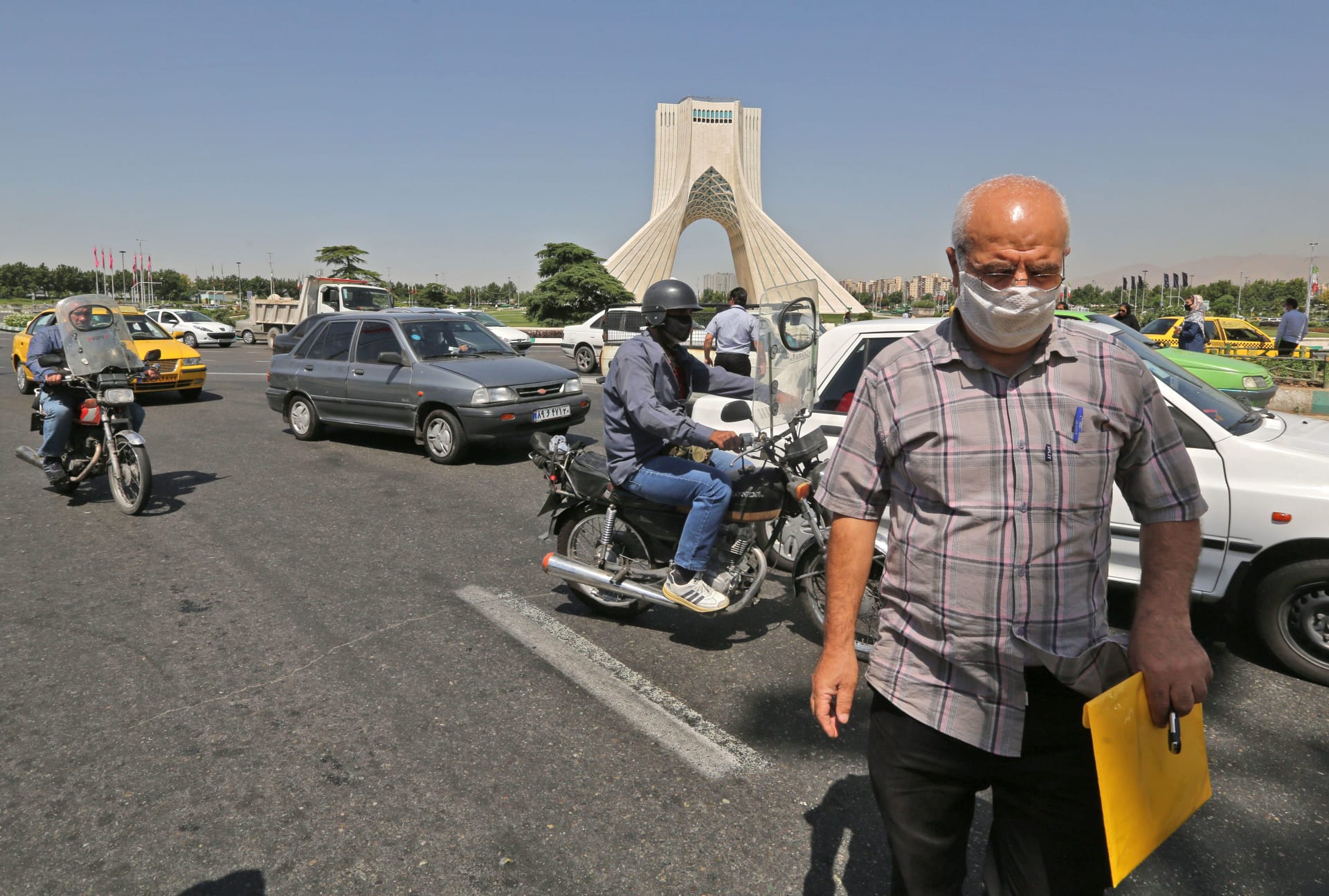 السلطات الإيرانية تنفي تقارير عن وقوع انفجار غرب العاصمة طهران