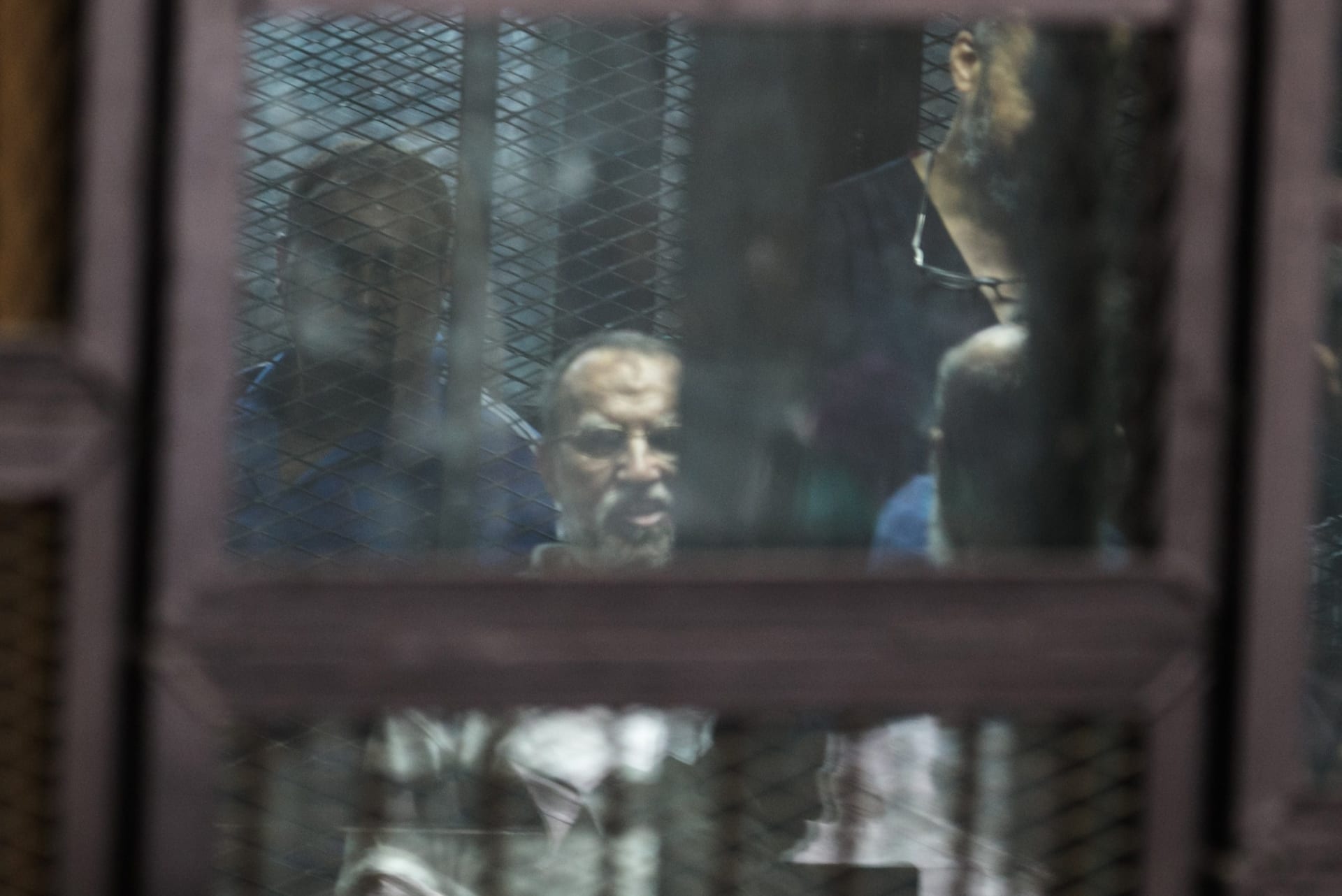 صورة ارشيفية لعصام العريان خلال جلسة محاكمة في مصر العام 2014