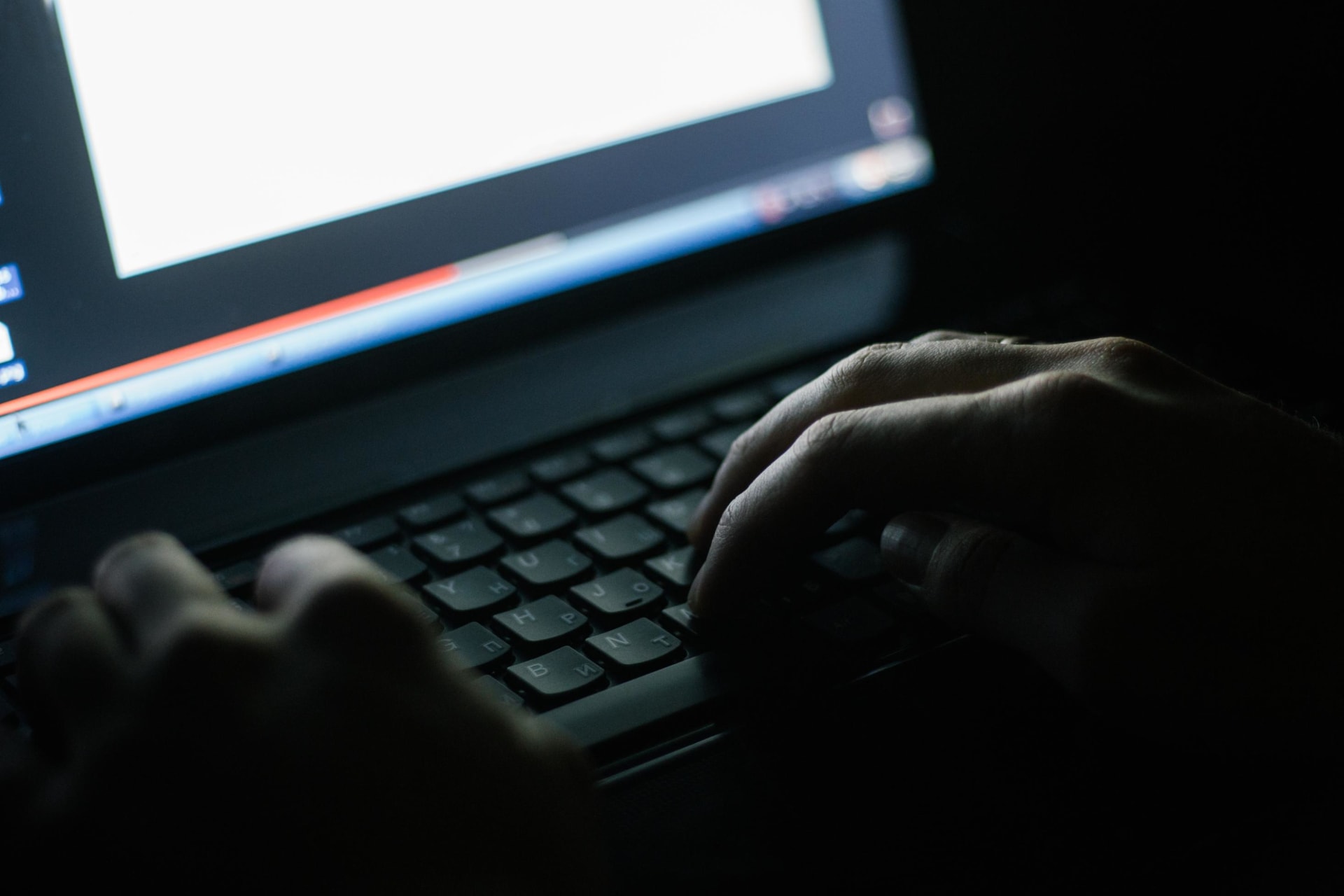 هجمات إلكترونية تتسبب بإغلاق حسابات للحكومة الكندية