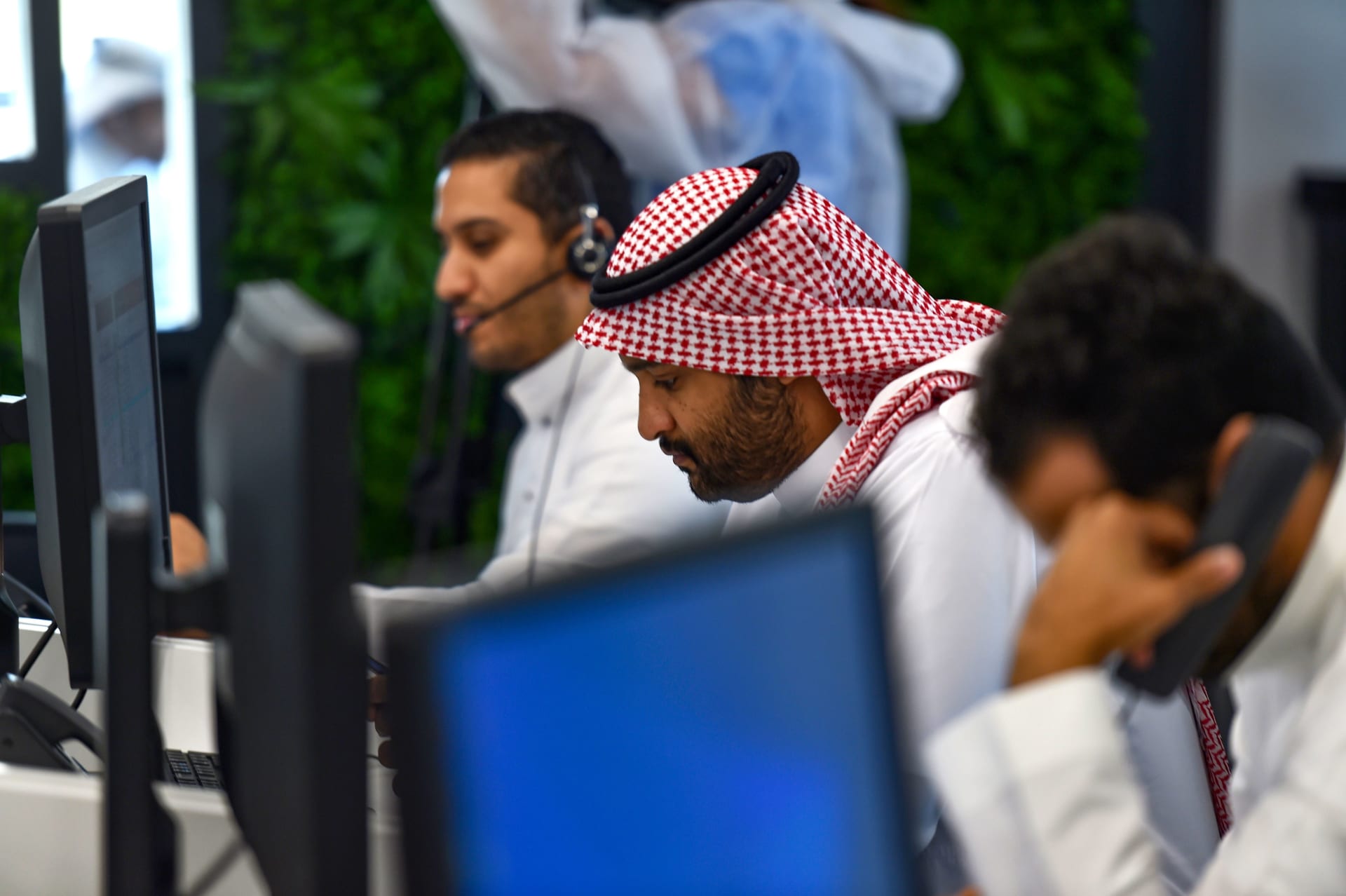 السعودية تعلن موعد وشروط عودة موظفي القطاع العام لمقار العمل