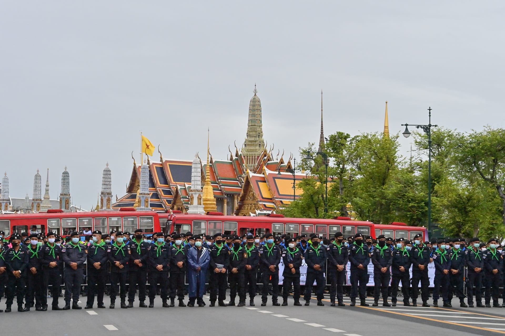 متظاهرو تايلاند يعلنون "النصر" في مسيرات إصلاح الملكية بعد تسليم مطالبهم للسلطات