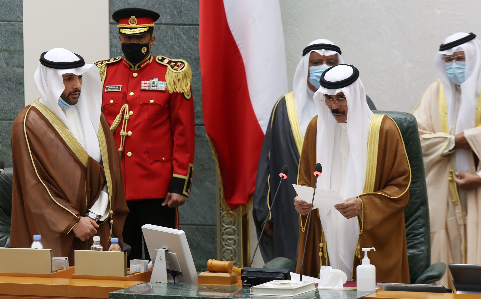 الشيخ نواف يؤدي اليمين الدستورية أميرا للكويت