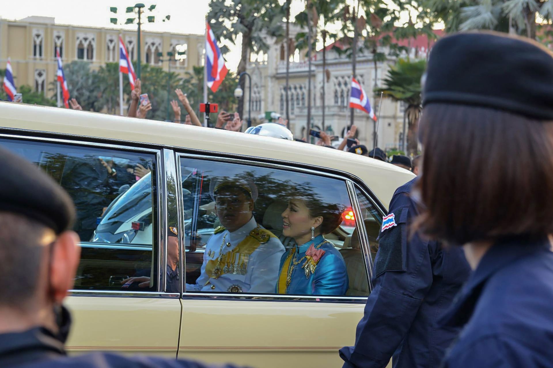 متظاهران في تايلاند يواجهان عقوبة السجن مدى الحياة بتهمة "العنف ضد الملكة"