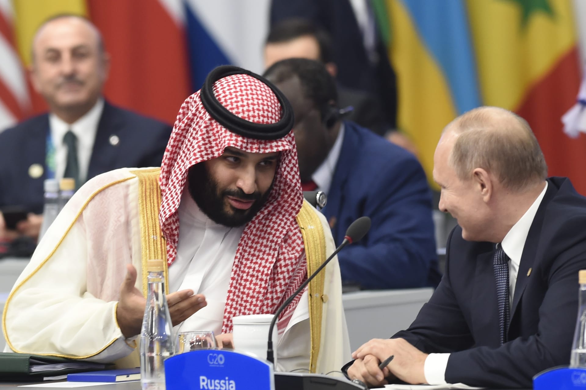 ولي العهد السعودي يبحث مع بوتين آفاق استخدام لقاح سبوتنيك الروسي بالمملكة