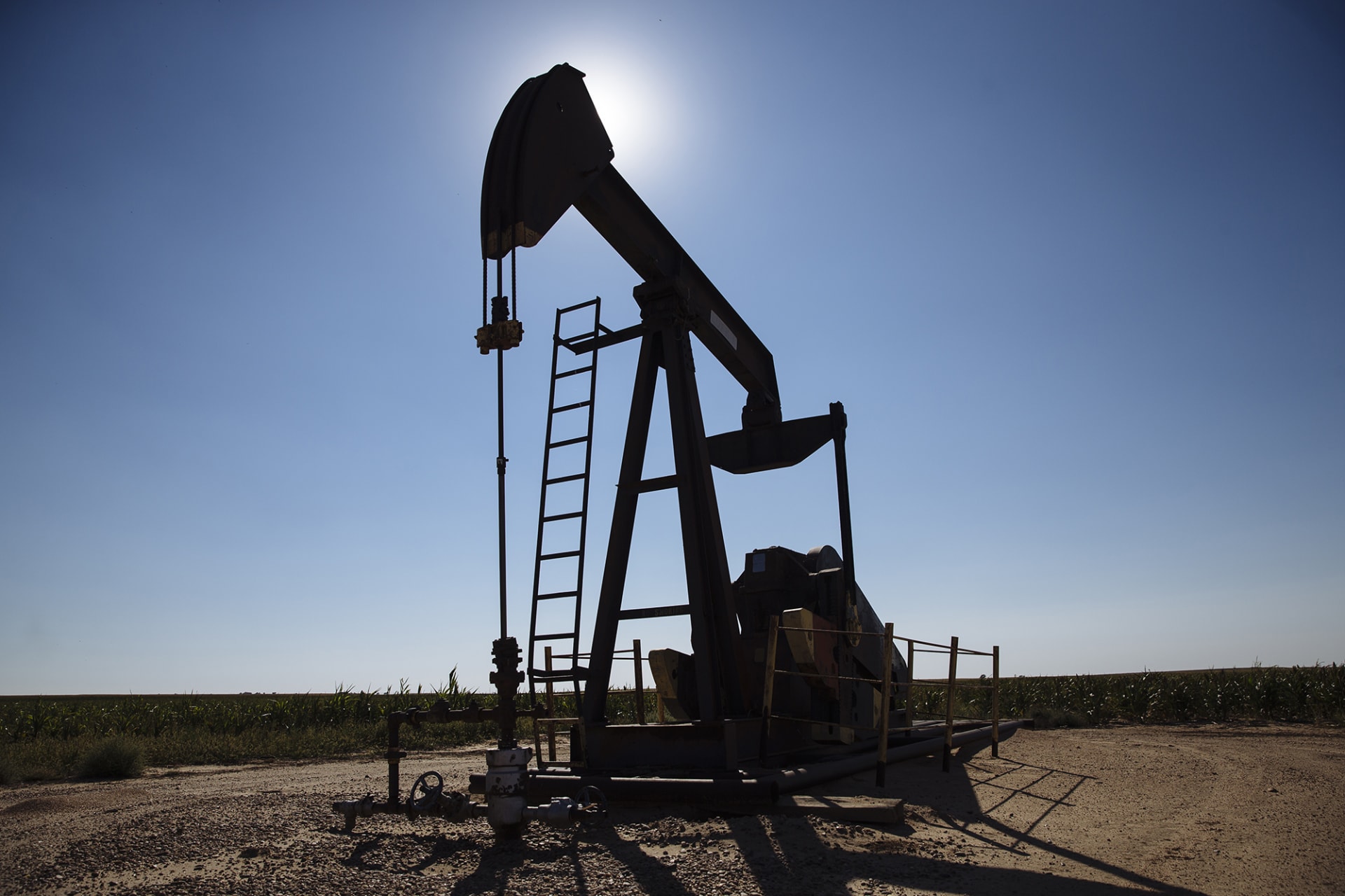 أسعار النفط والأسهم العالمية ترتفع بعد إعلان فايزر عن لقاح كورونا