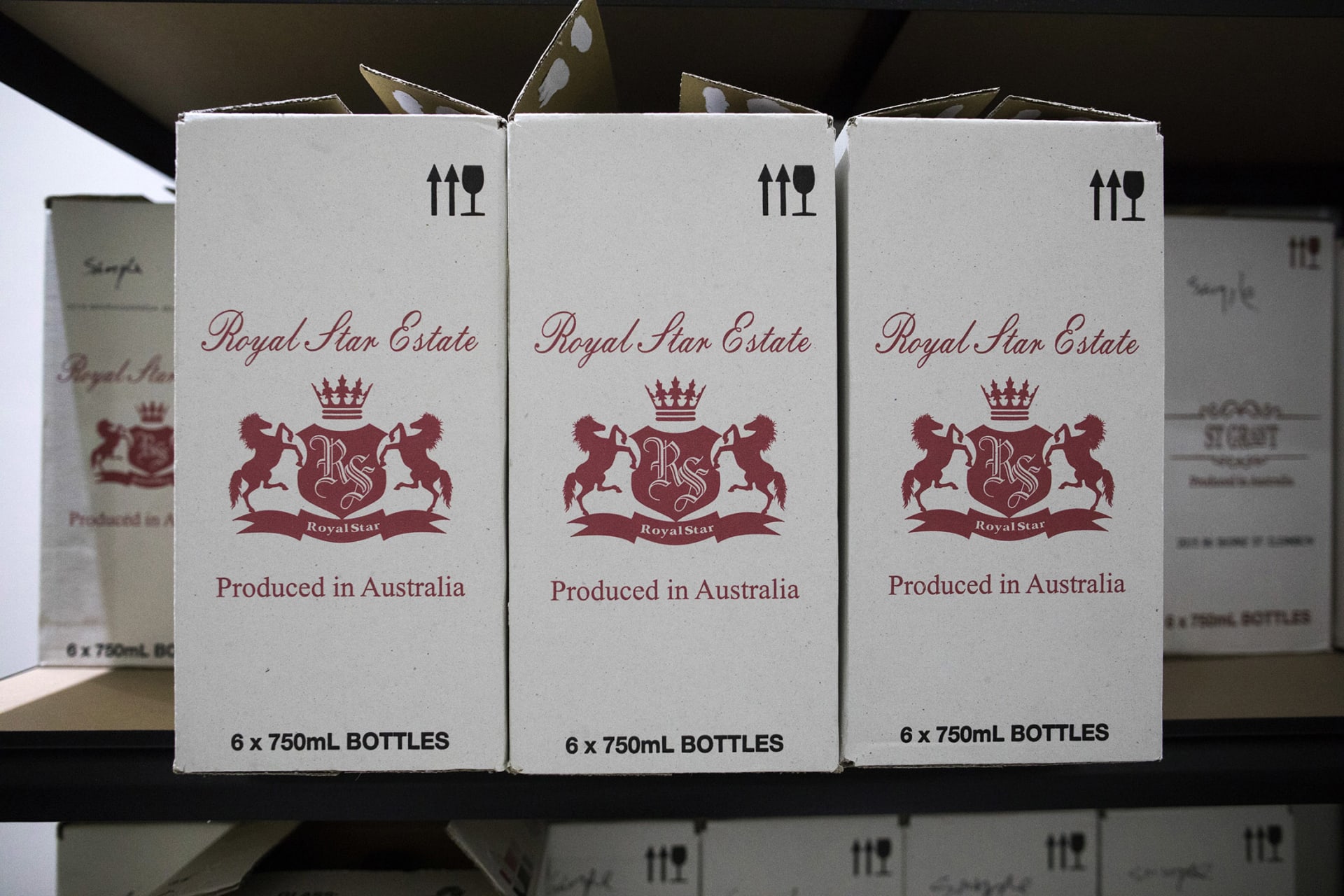 الصين تفرض رسوماً جمركية تصل إلى 212٪ على واردات النبيذ الأسترالية