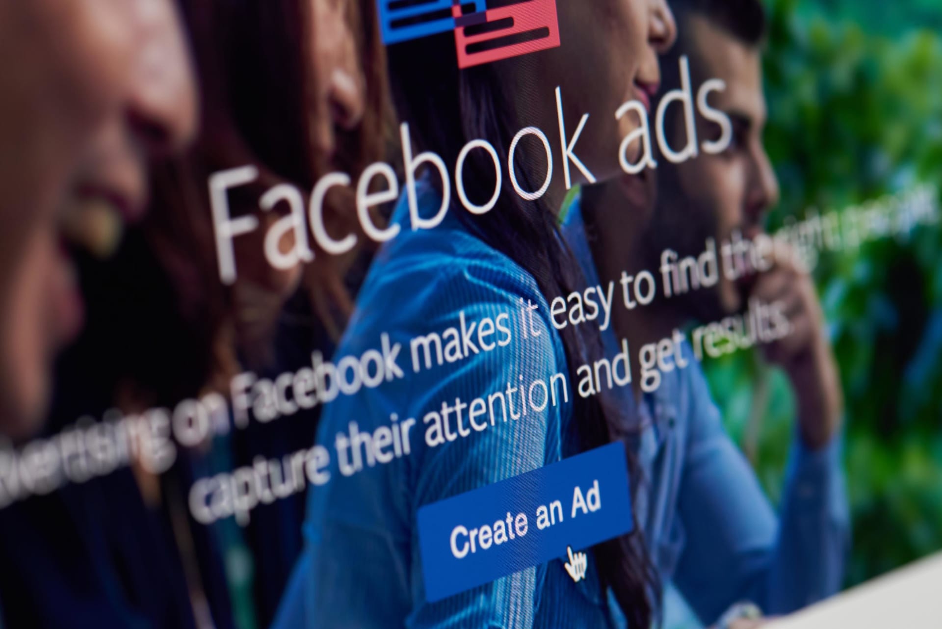 تهدد أعمالها الإعلانية.. "فيسبوك" تنتقد "آبل" بعد تغييرات الخصوصية