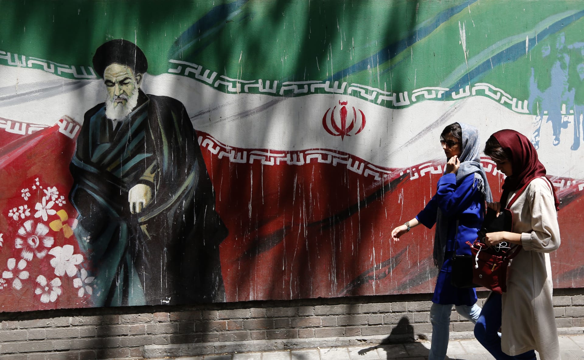 طارق عثمان يكتب لـCNN: كيف نفهم المعضلة الكبرى في الفكر الإيراني ونظرته للعرب؟