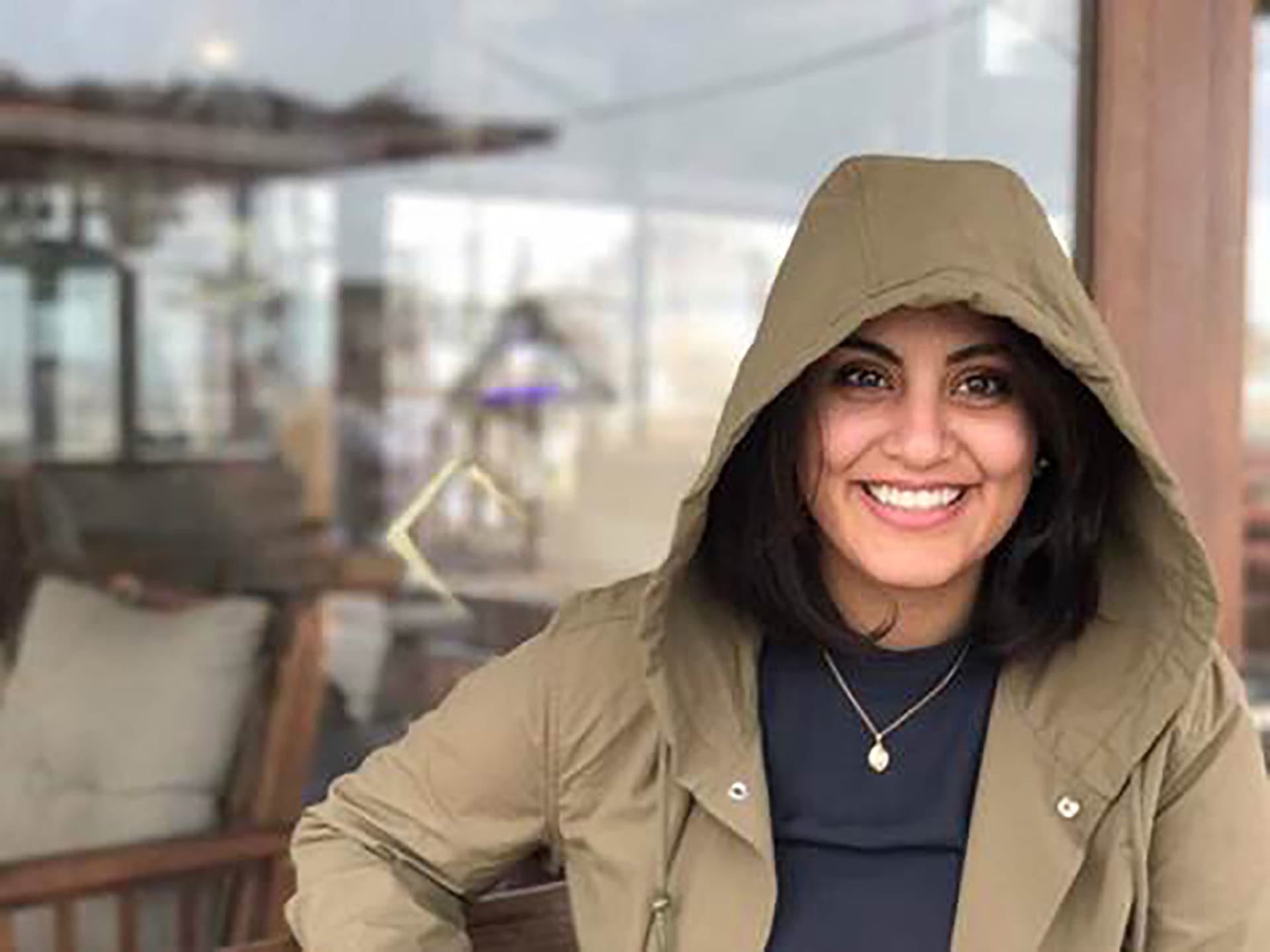 صورة لجين الهذلول بعد ألف يوم بالسجن تثير جدلا واسعا على تويتر مغردون ملامحها تحكي كل شيء