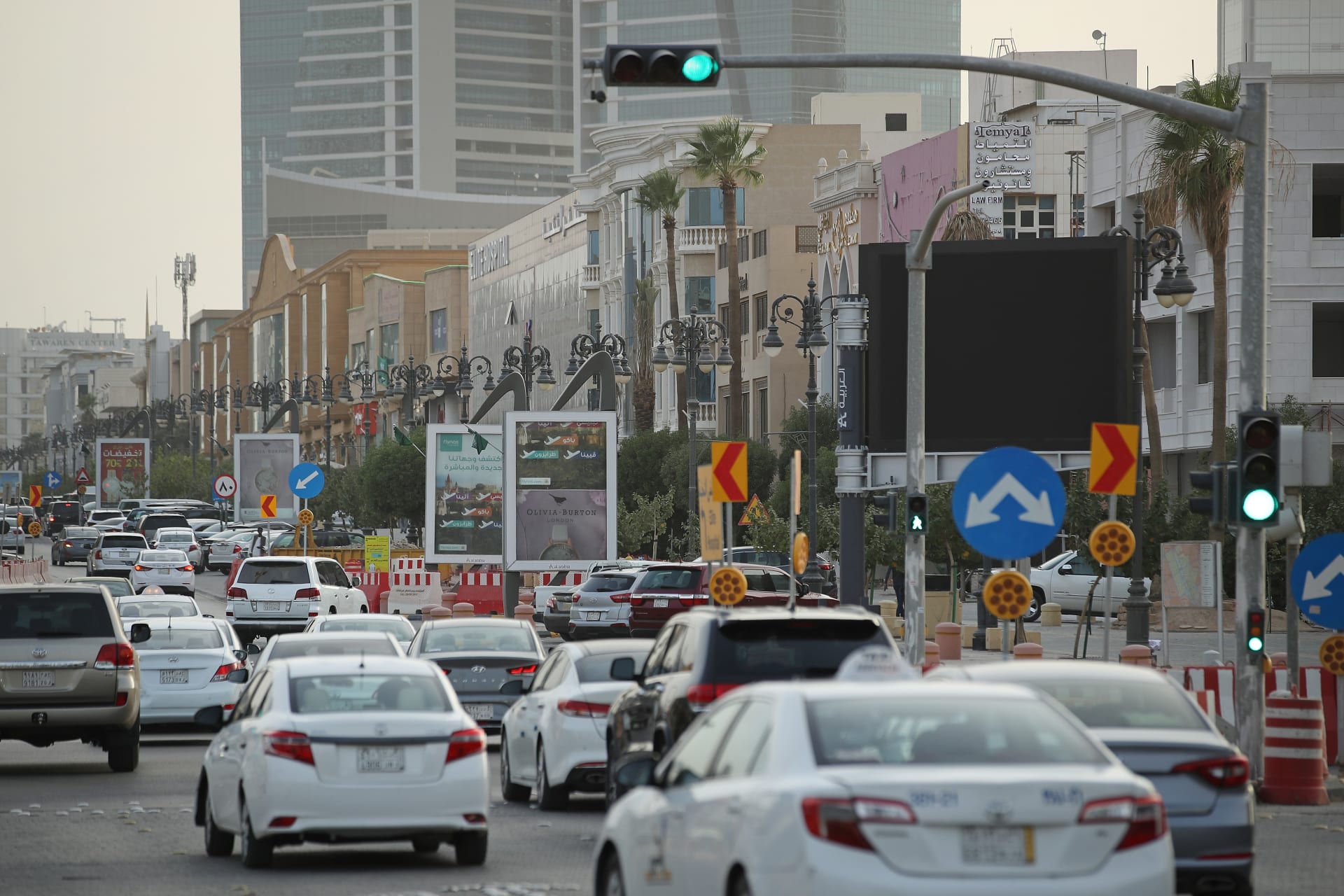 السعودية تقر توطين العمل بتطبيقات نقل الركاب بنسبة 100٪