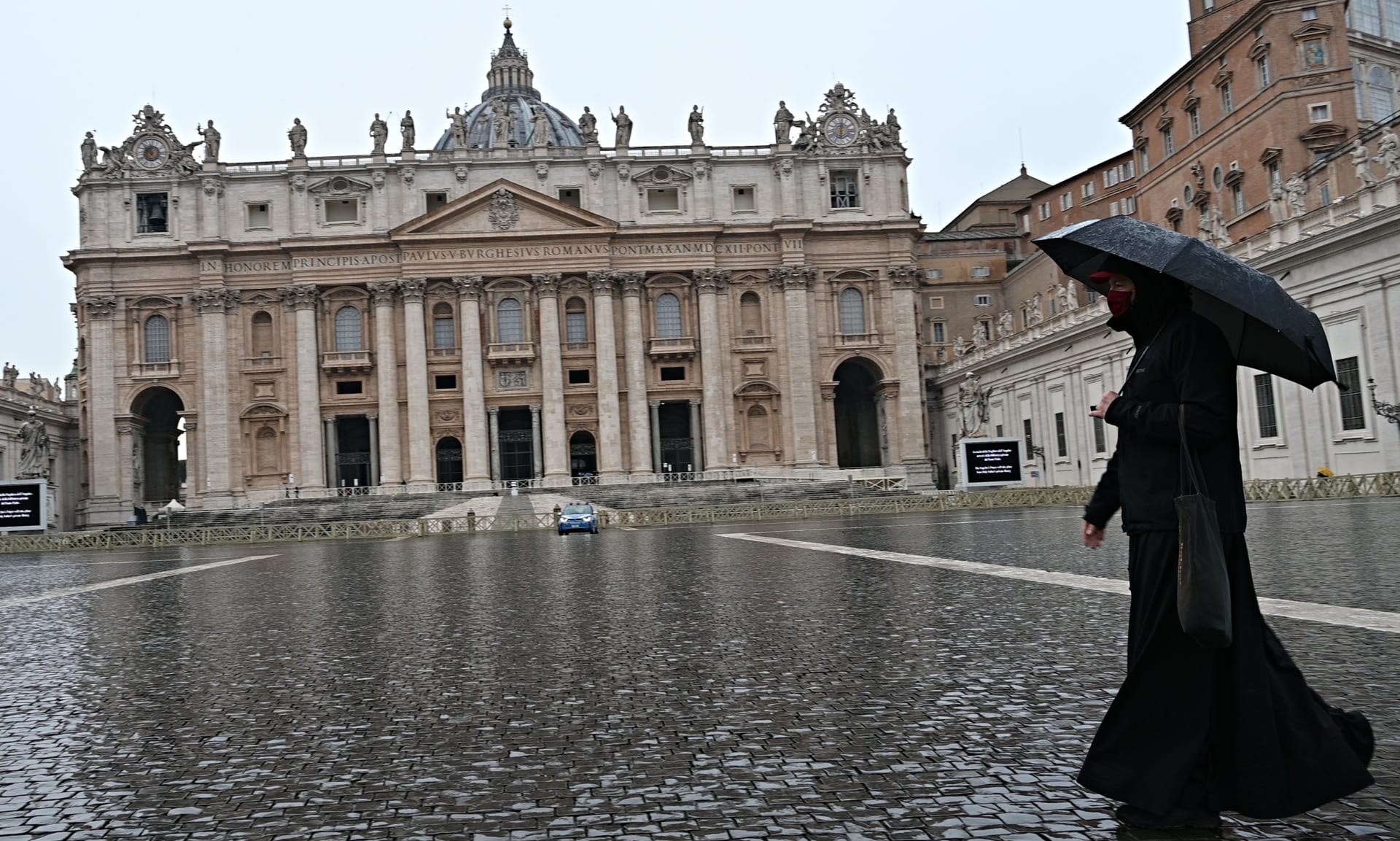 السجن 9 سنوات لرئيس بنك الفاتيكان بعد إدانته بتهمة غسيل الأموال
