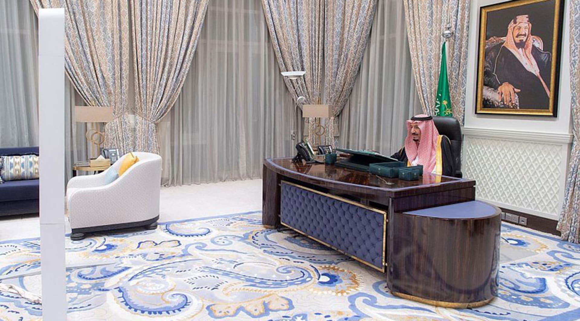 السعودية السماح بإصدار إقامات العمل وتجديدها كل 3 أشهر مع استثناءات Cnn Arabic