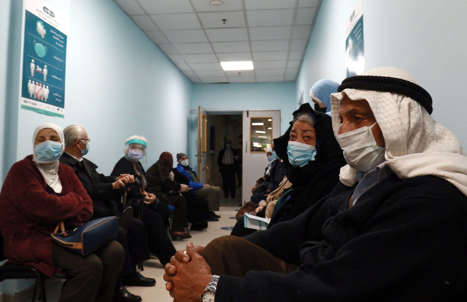 الأردن: مؤشرات "غير مريحة" بعد كشف انتشار "سريع" لإصابات سلالة كورونا البريطانية