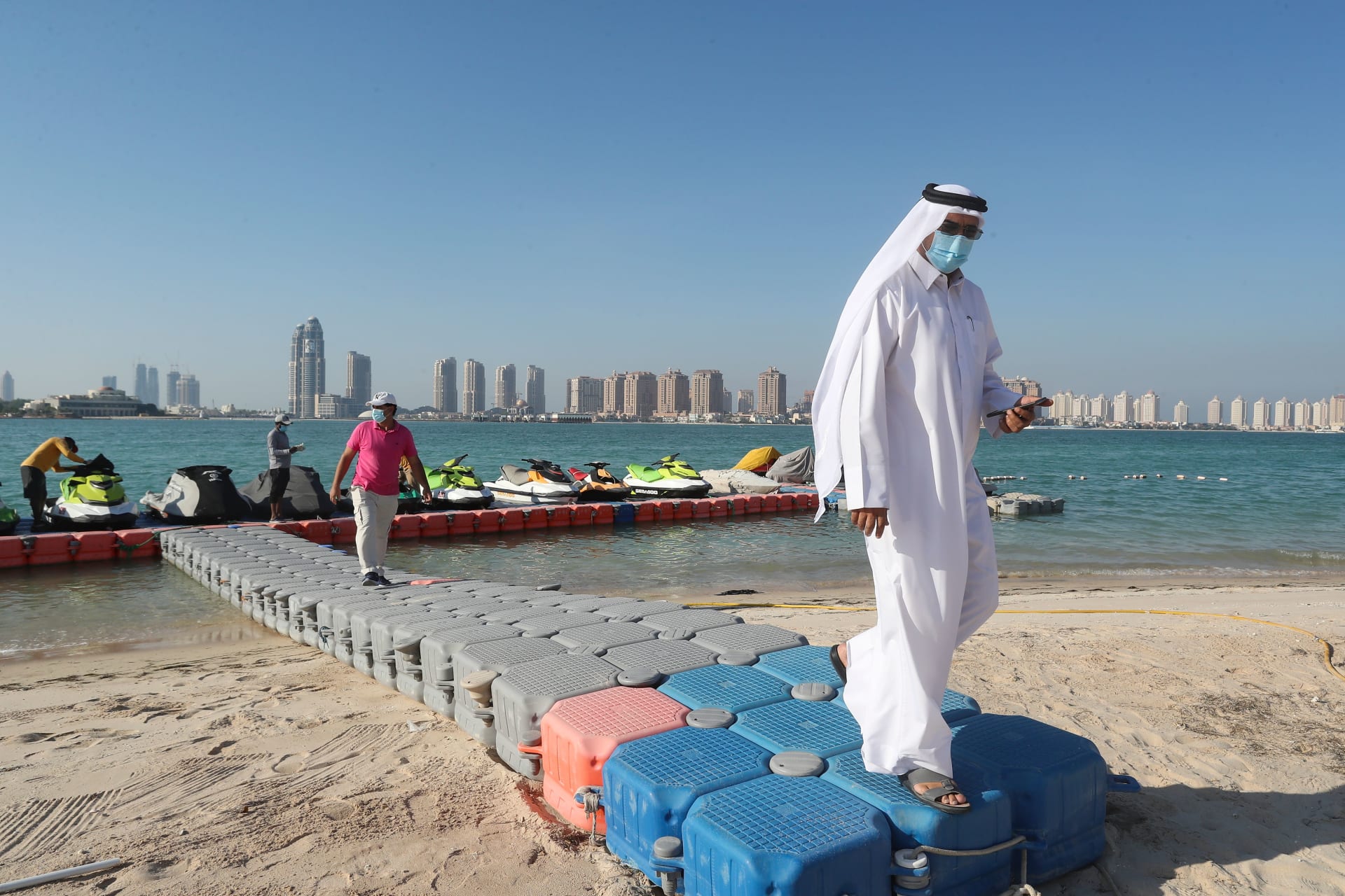 قطر تعلن 32 إجراءً احترازيًا في "خطوة استباقية" خشية من موجة ثانية لكورونا