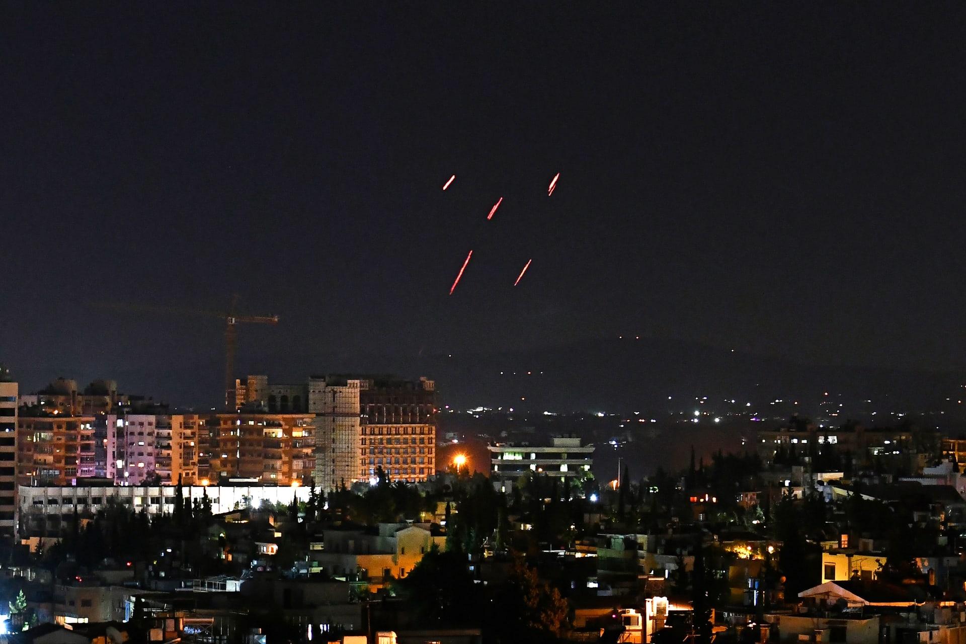 الجيش السوري يعلن التصدي لصواريخ "إسرائيلية" و"إسقاط معظمها"