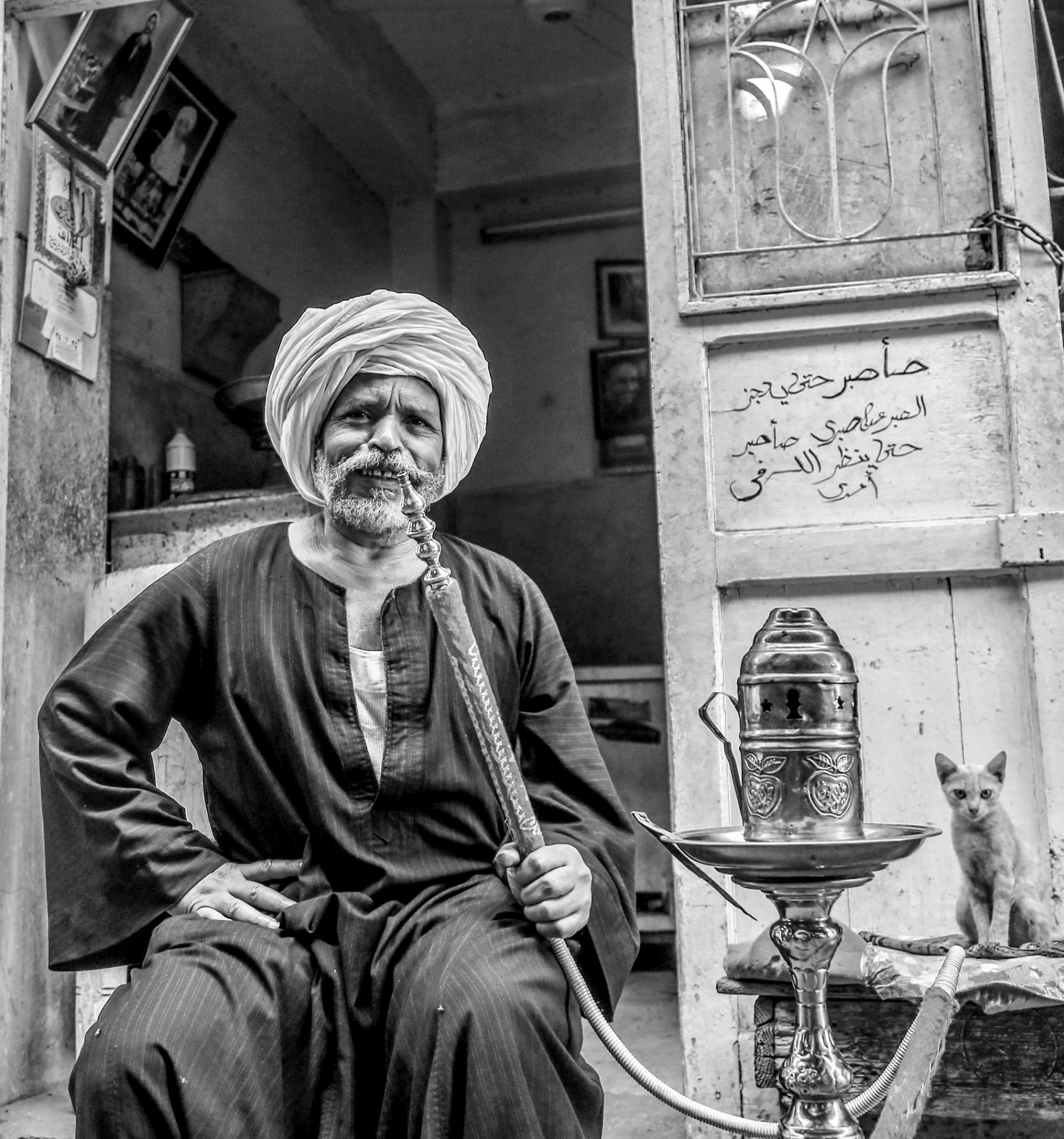 بين شوارعها وآثارها الخالدة.. لبناني يعثر على "الوجه الحقيقي" لأهالي مصر عبر هذه الصور