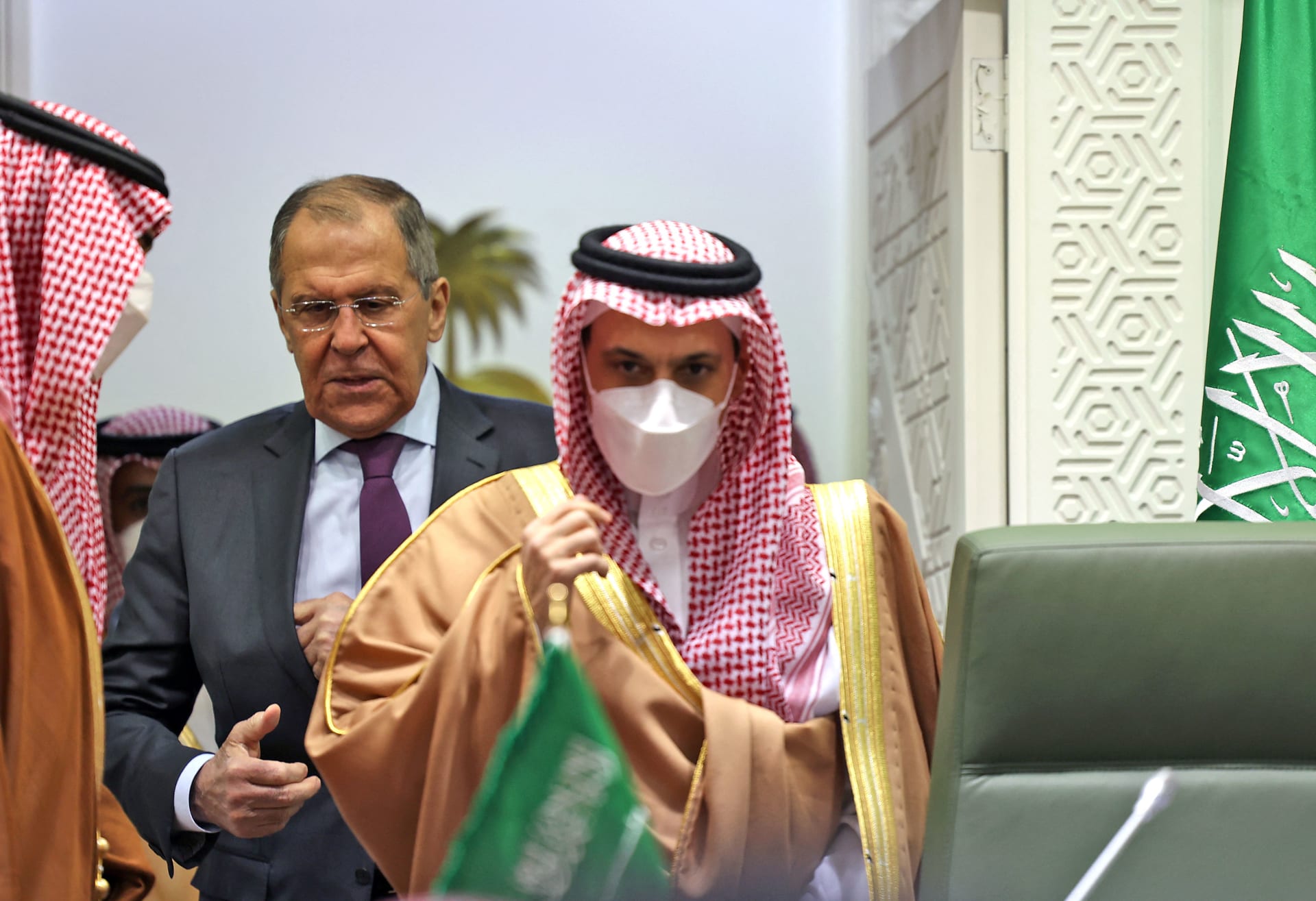 وزير الخارجية السعودي: سوريا تستحق أن تعود لحضنها العربي