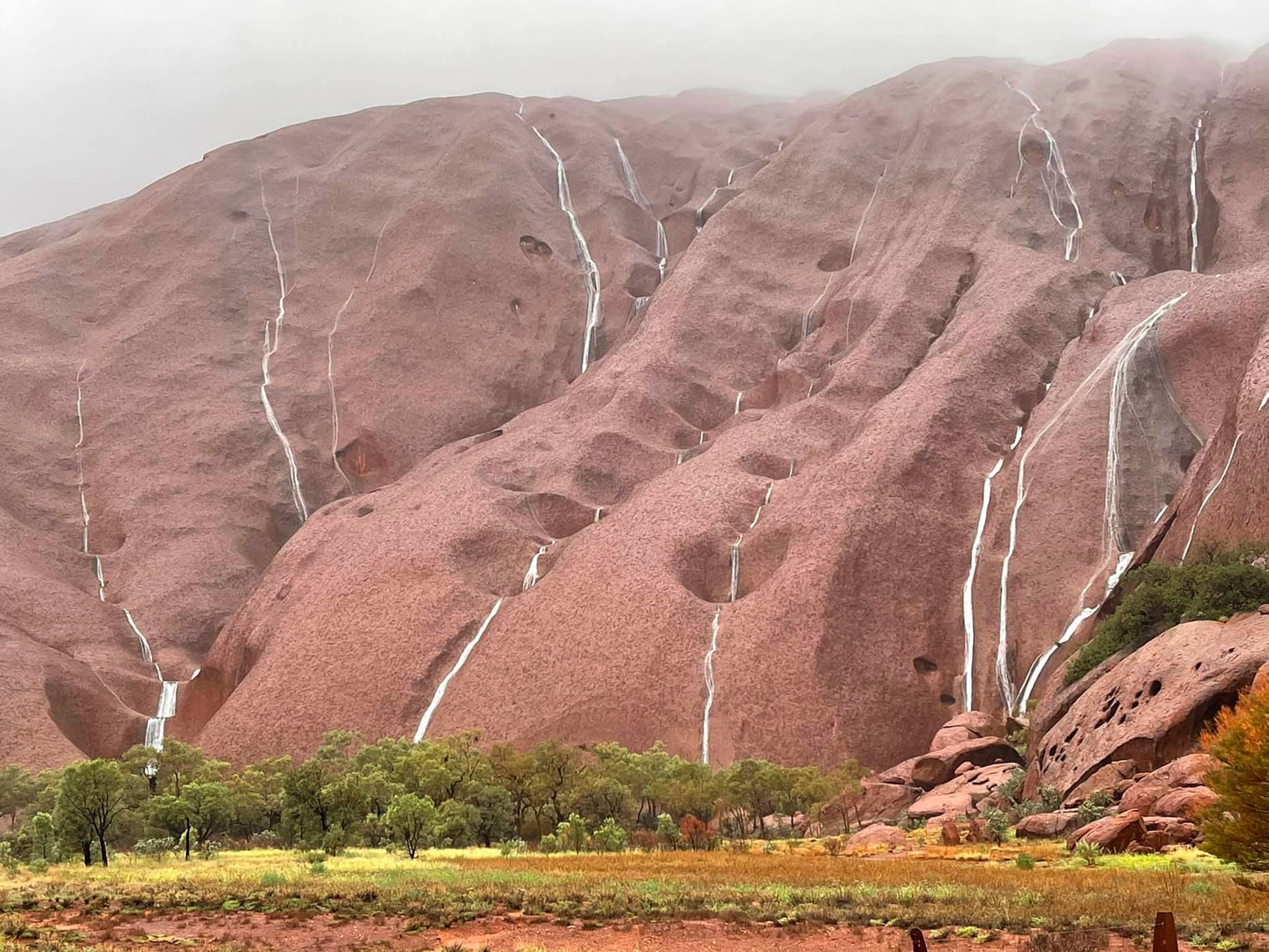  صخرة “أولورو” الأسترالية