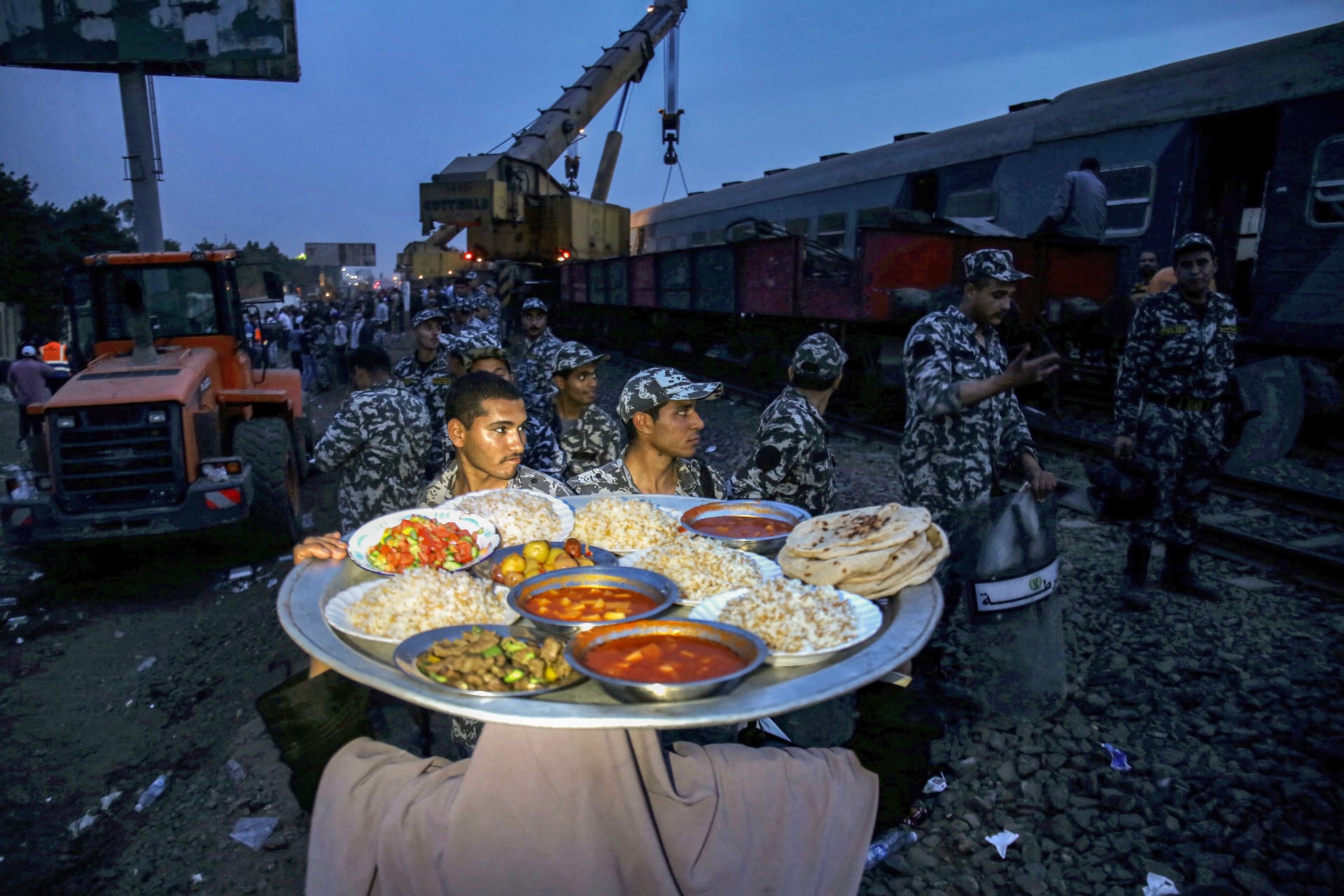 مصر: "كفر الحصة" القرية التي "عزمت القطار" على إفطار رمضان بعد حادث مأساوي