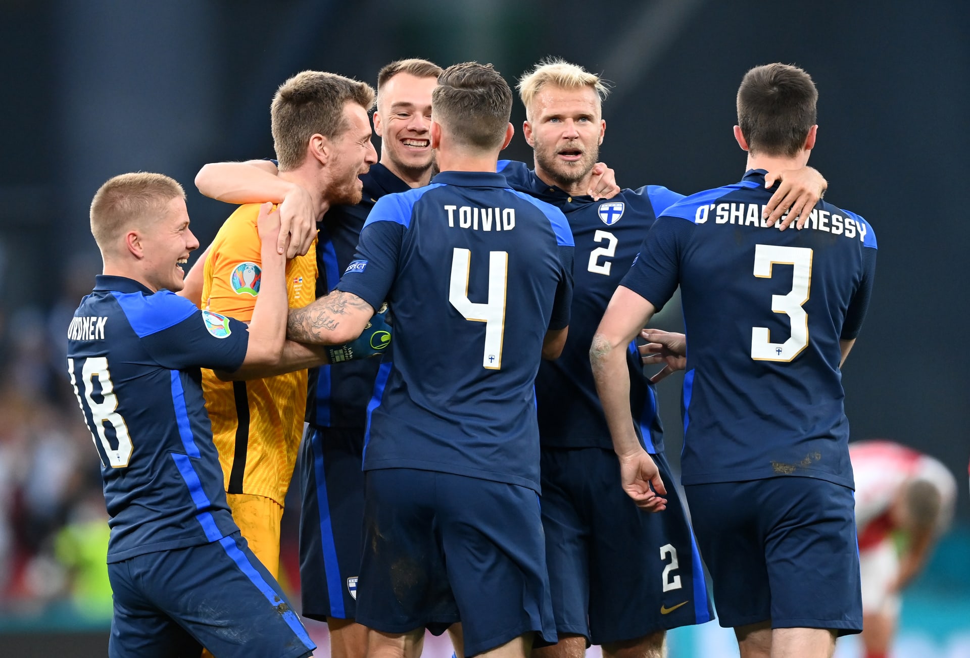 يورو 2020: فنلندا تفوز على الدنمارك بهدف نظيف بعد حادث درامي 